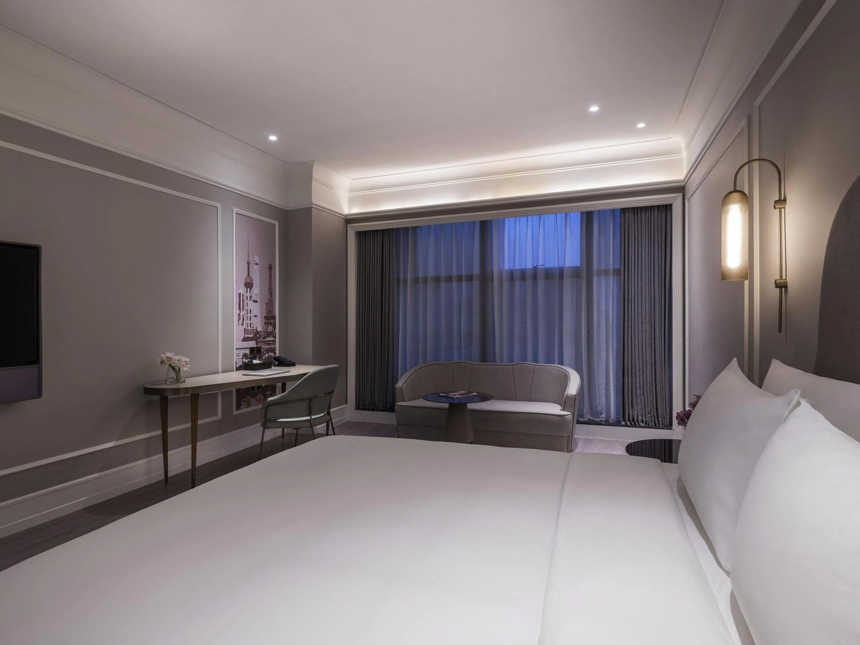 Bedroom, Bed in Mercure Shanghai Yu Garden On the Bund - 5 mins taxi to Nanjing Road and Bund