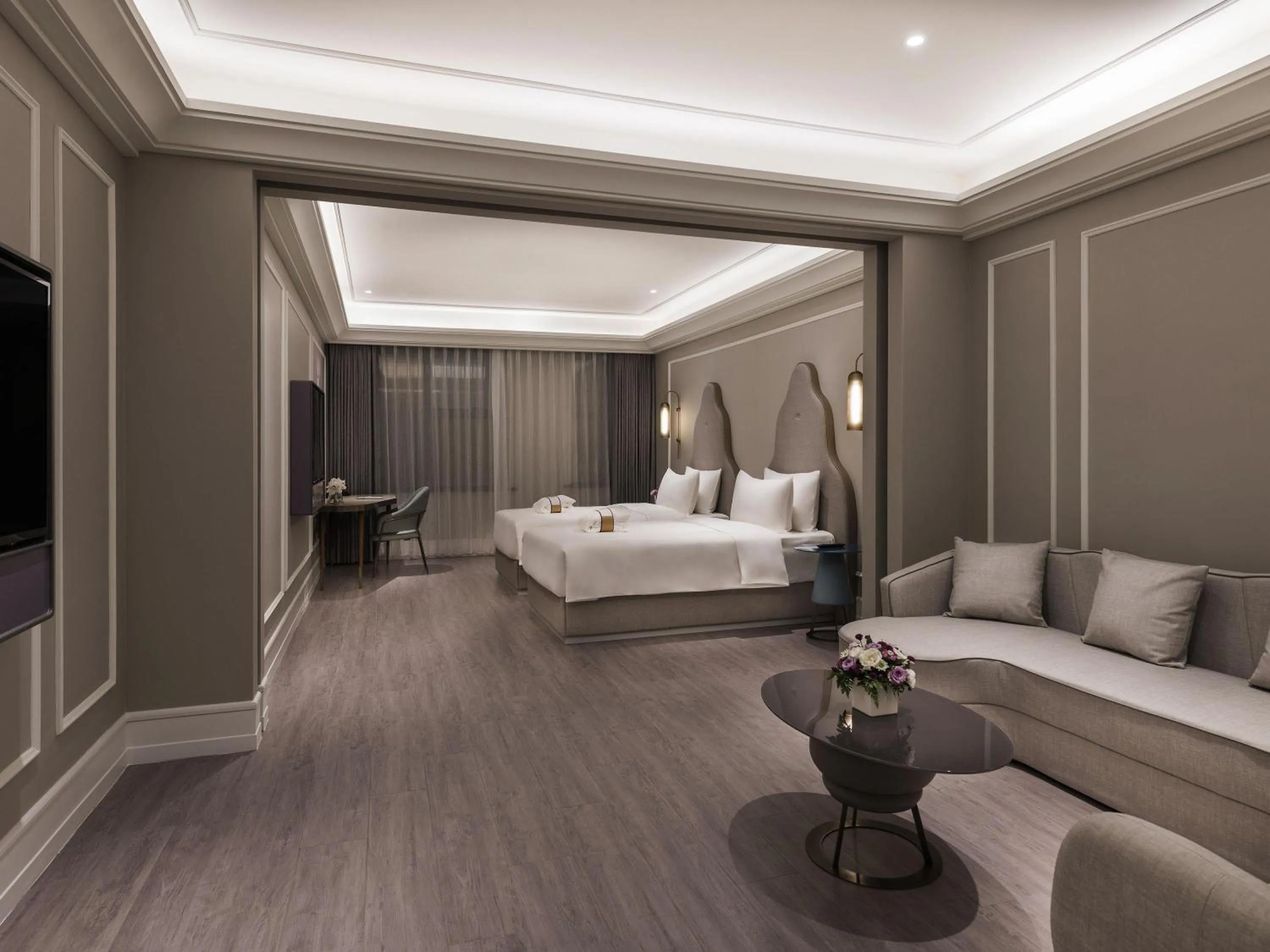 Bedroom, Bed in Mercure Shanghai Yu Garden On the Bund - 5 mins taxi to Nanjing Road and Bund