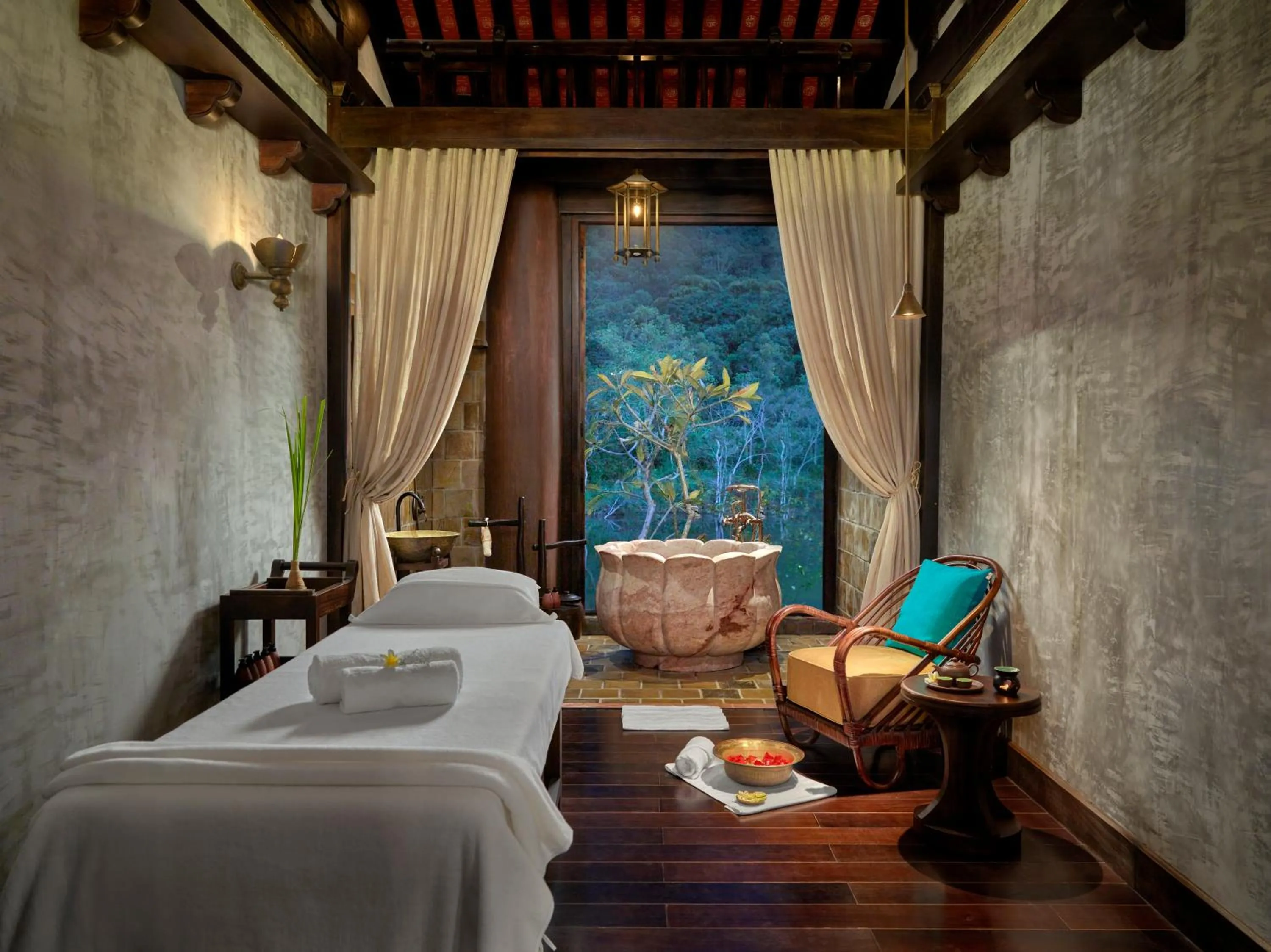 Spa and wellness centre/facilities in Legacy Yen Tu - MGallery