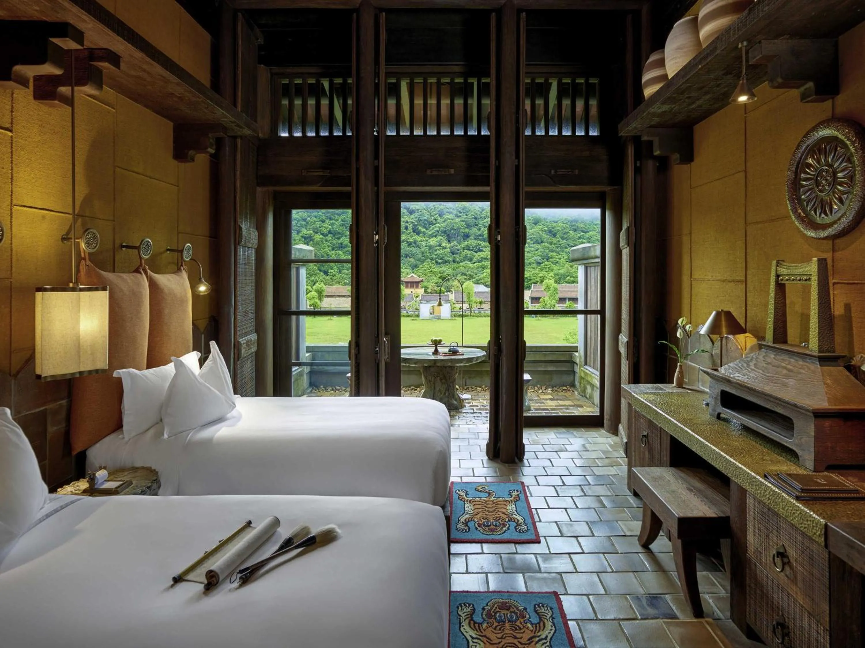 Deluxe Twin Room with View in Legacy Yen Tu - MGallery