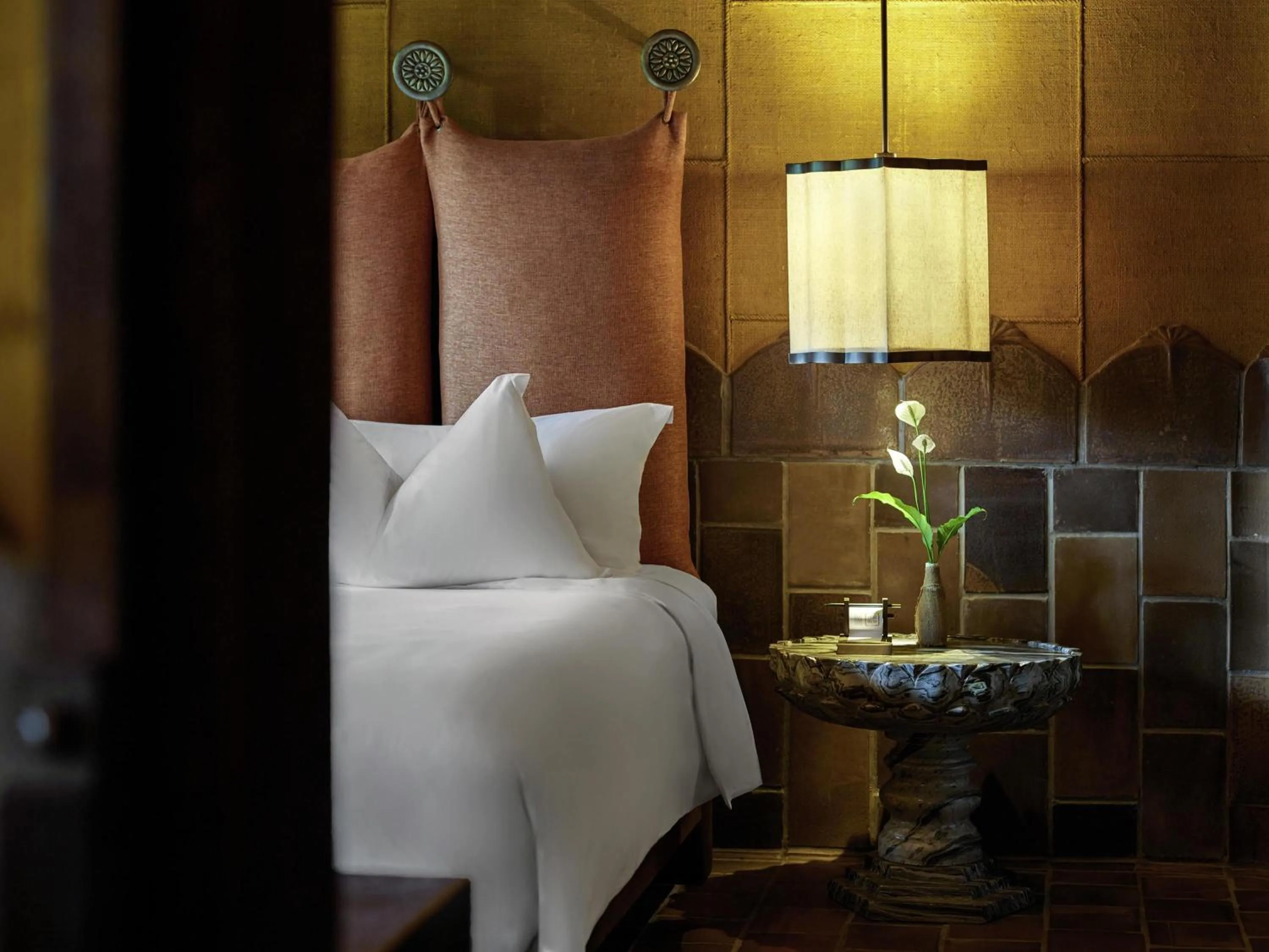 Deluxe King Room with Pool View in Legacy Yen Tu - MGallery