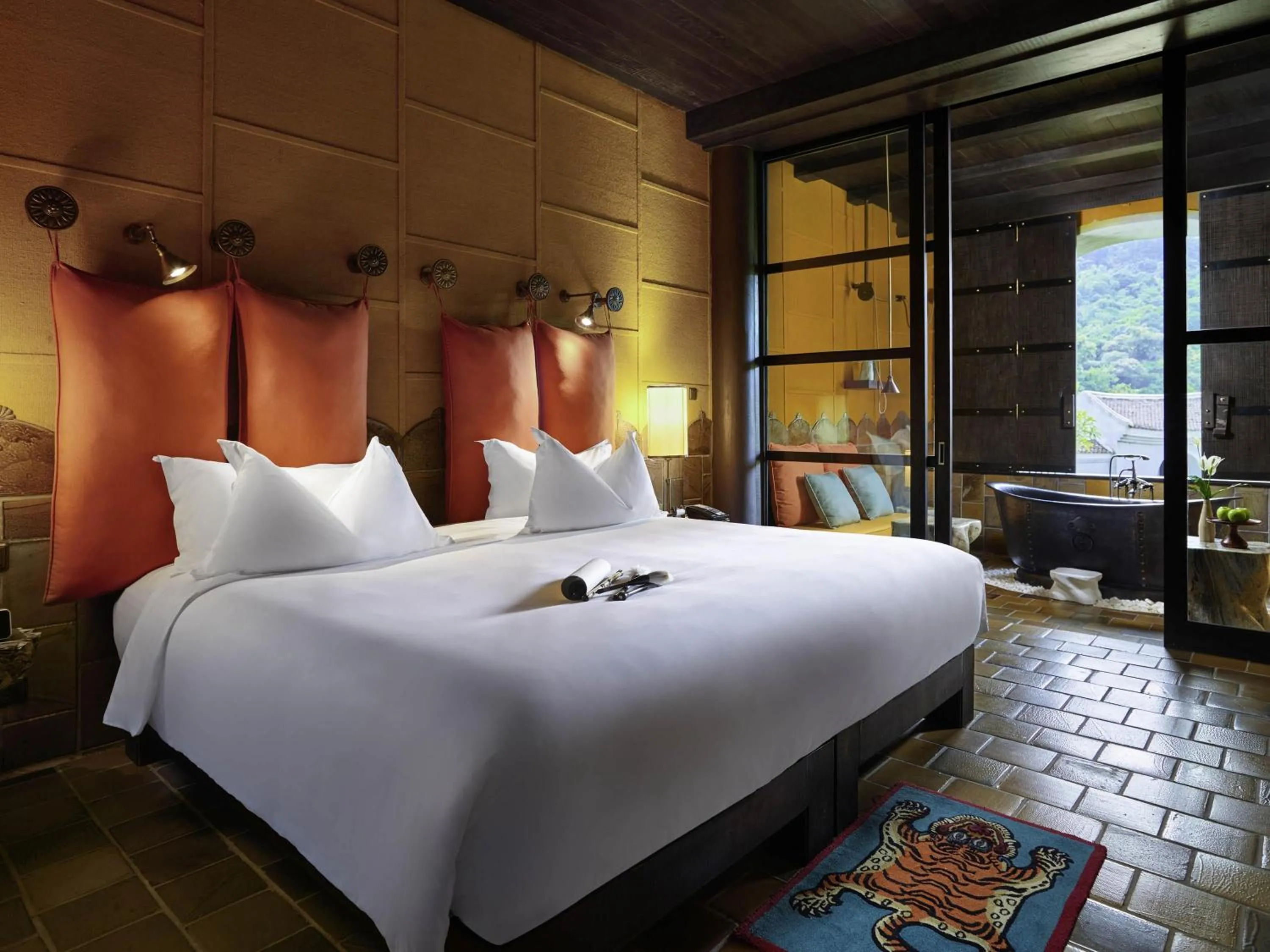 Photo of the whole room, Bed in Legacy Yen Tu - MGallery