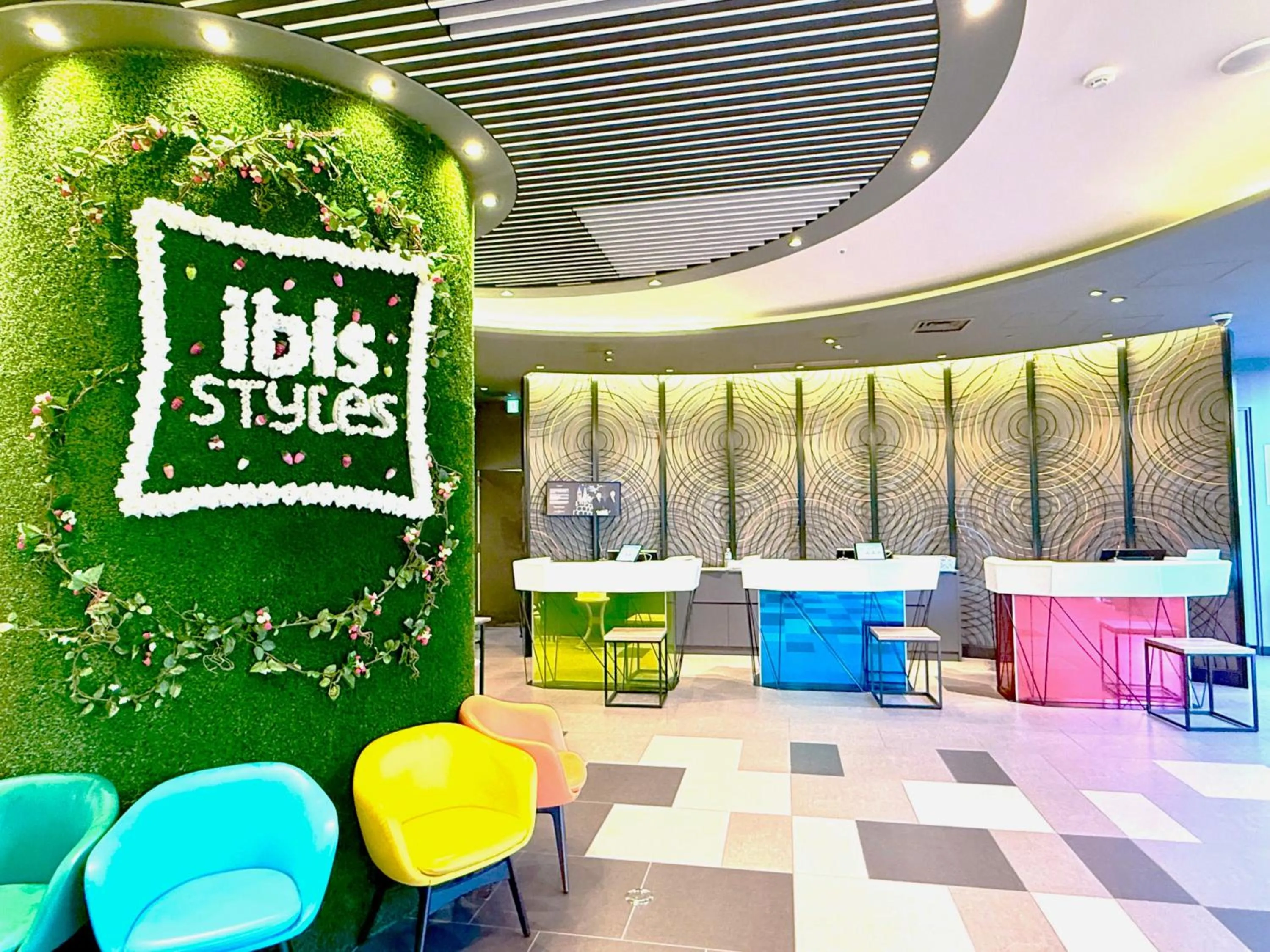 Lobby or reception in ibis Styles Tokyo Bay