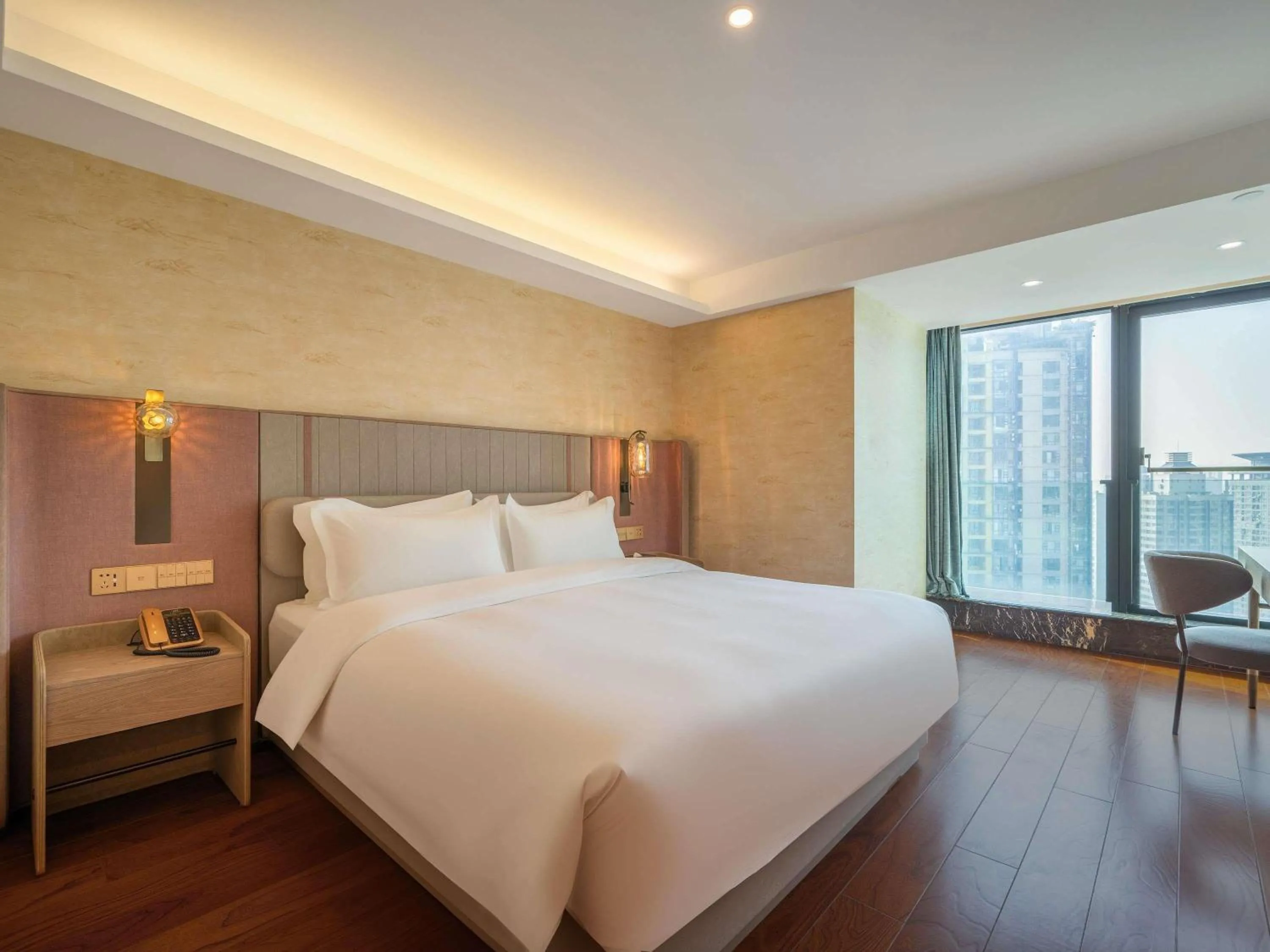 Bedroom in Mercure Chongqing Downtown