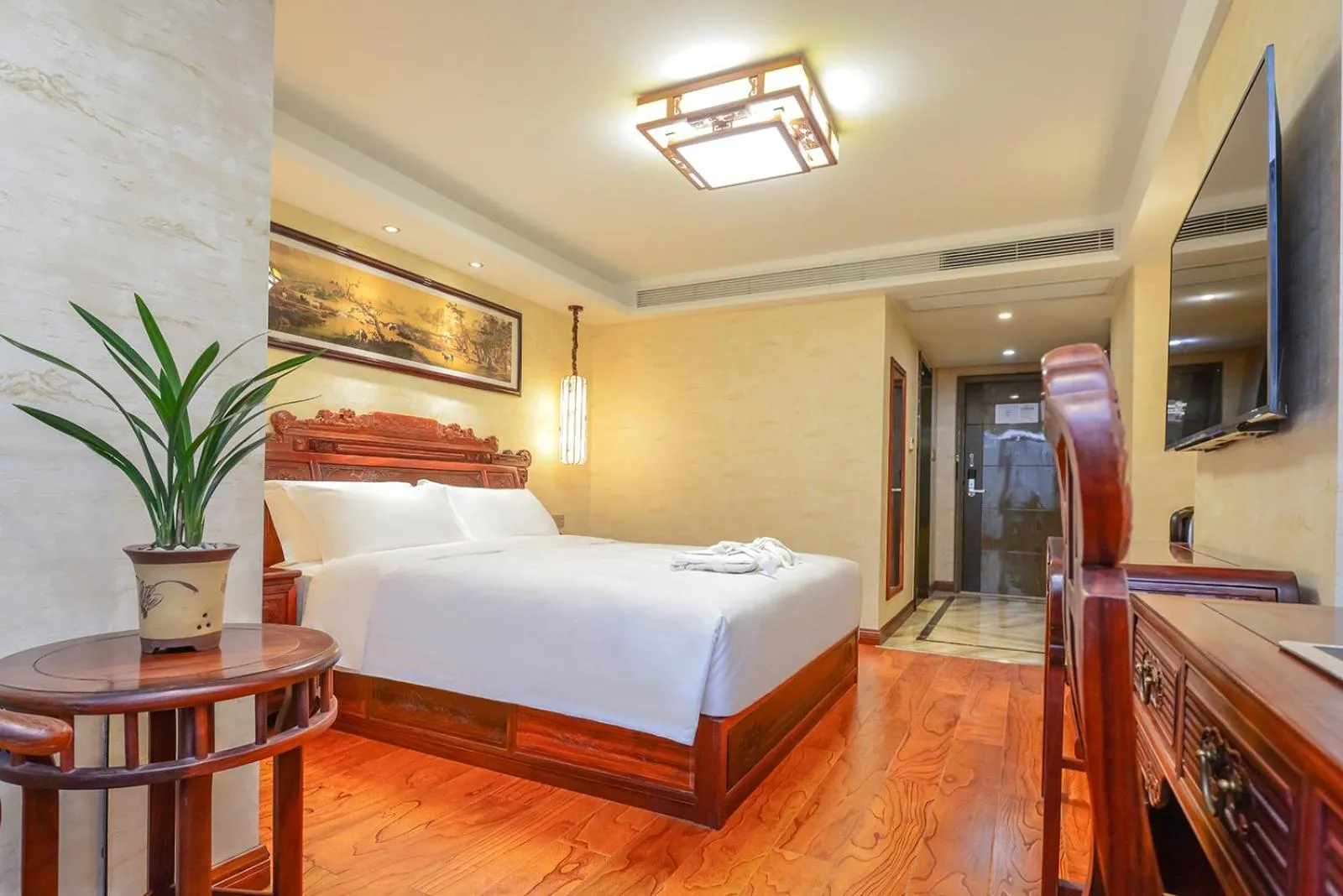 Bed in Mercure Chongqing Downtown