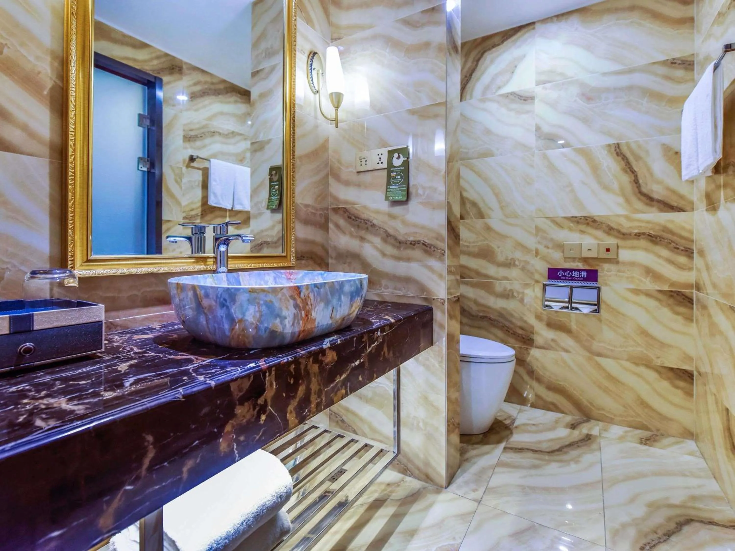 Bedroom in Mercure Chongqing Downtown