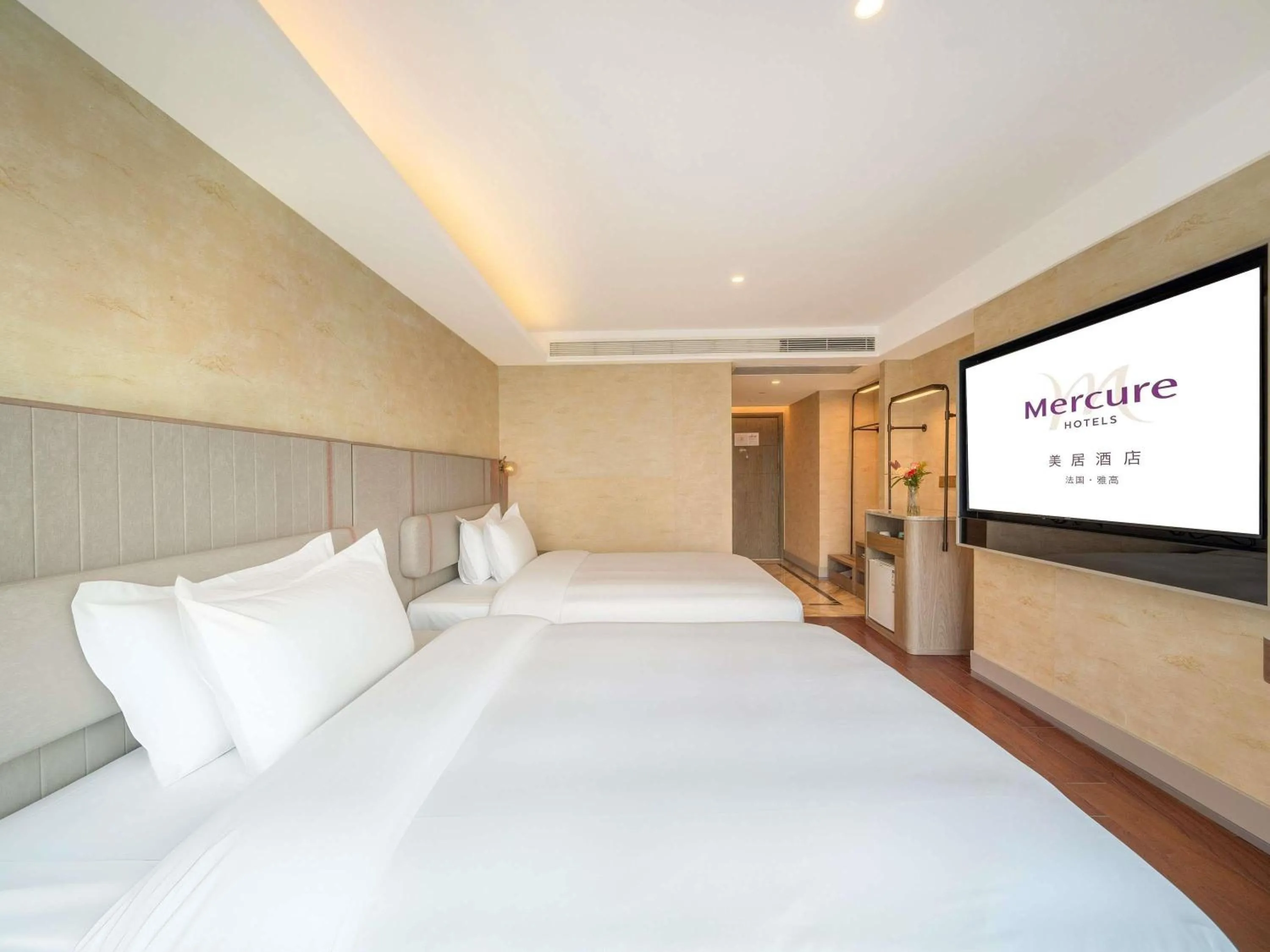 Bedroom in Mercure Chongqing Downtown