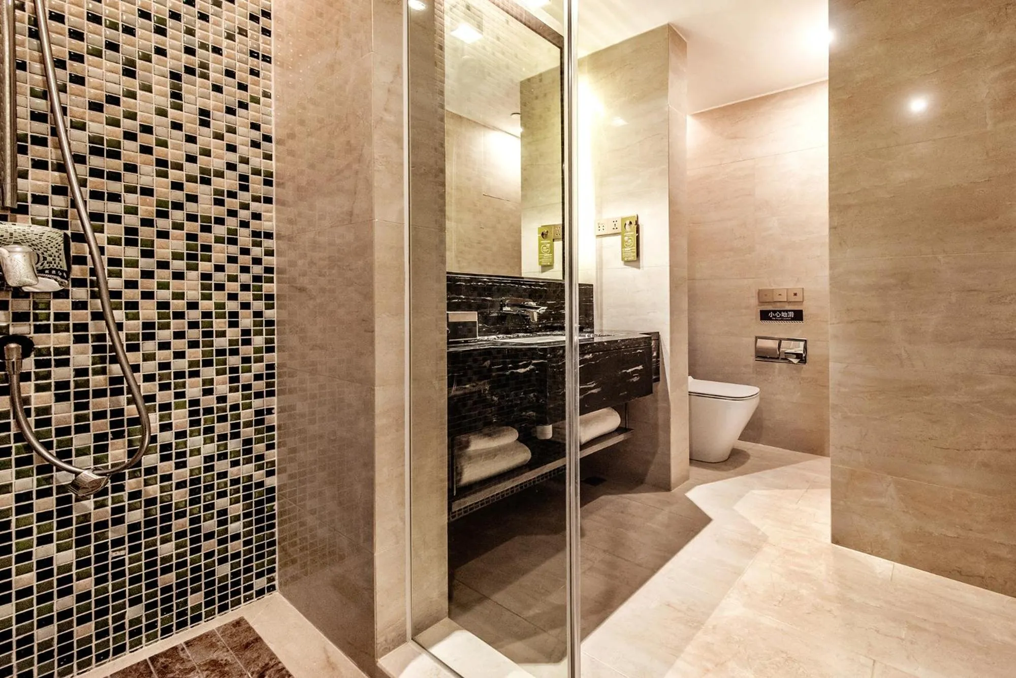 Steam room in Mercure Chongqing Downtown