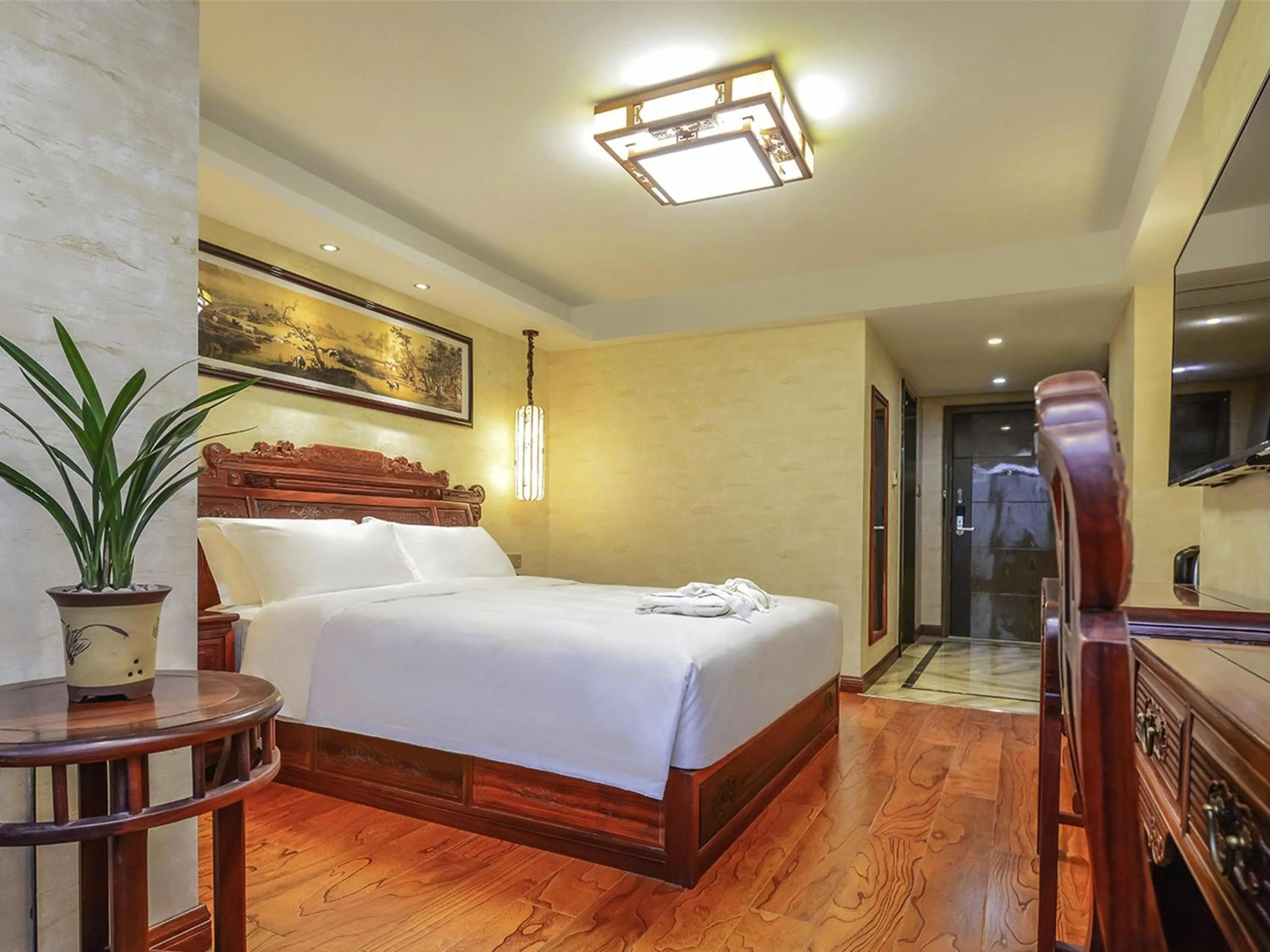 Bedroom, Bed in Mercure Chongqing Downtown