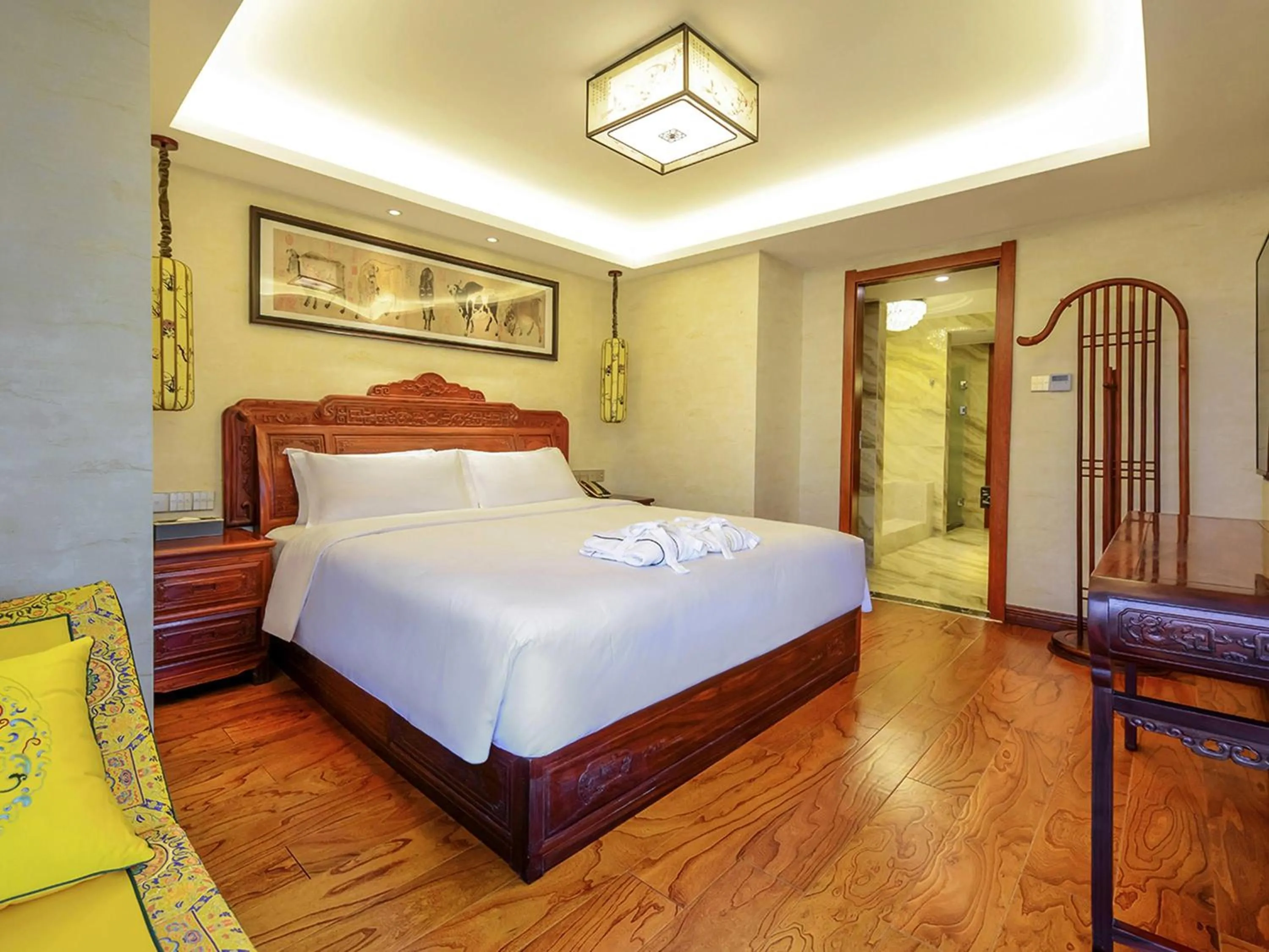 Bedroom, Bed in Mercure Chongqing Downtown