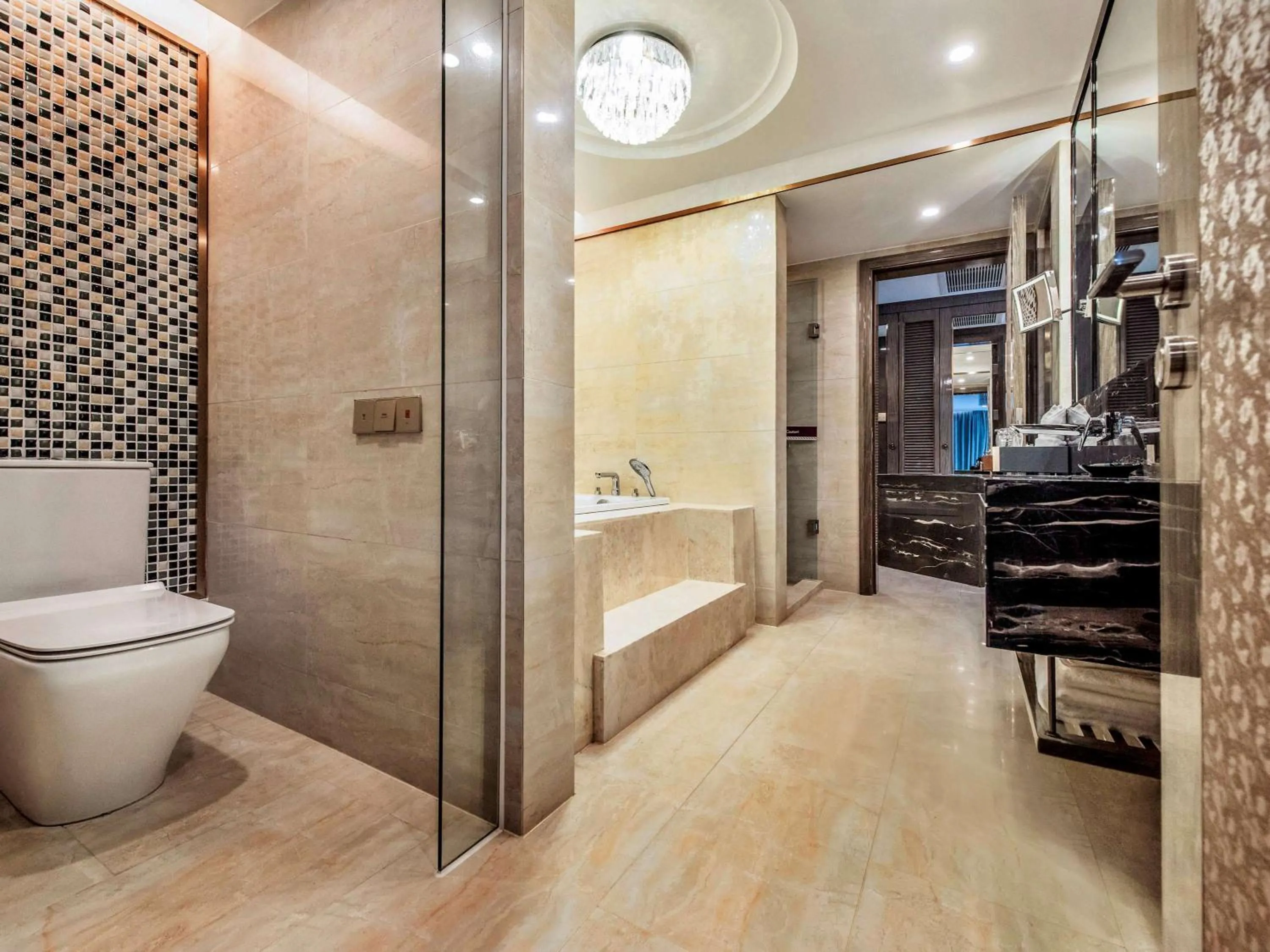 Photo of the whole room in Mercure Chongqing Downtown