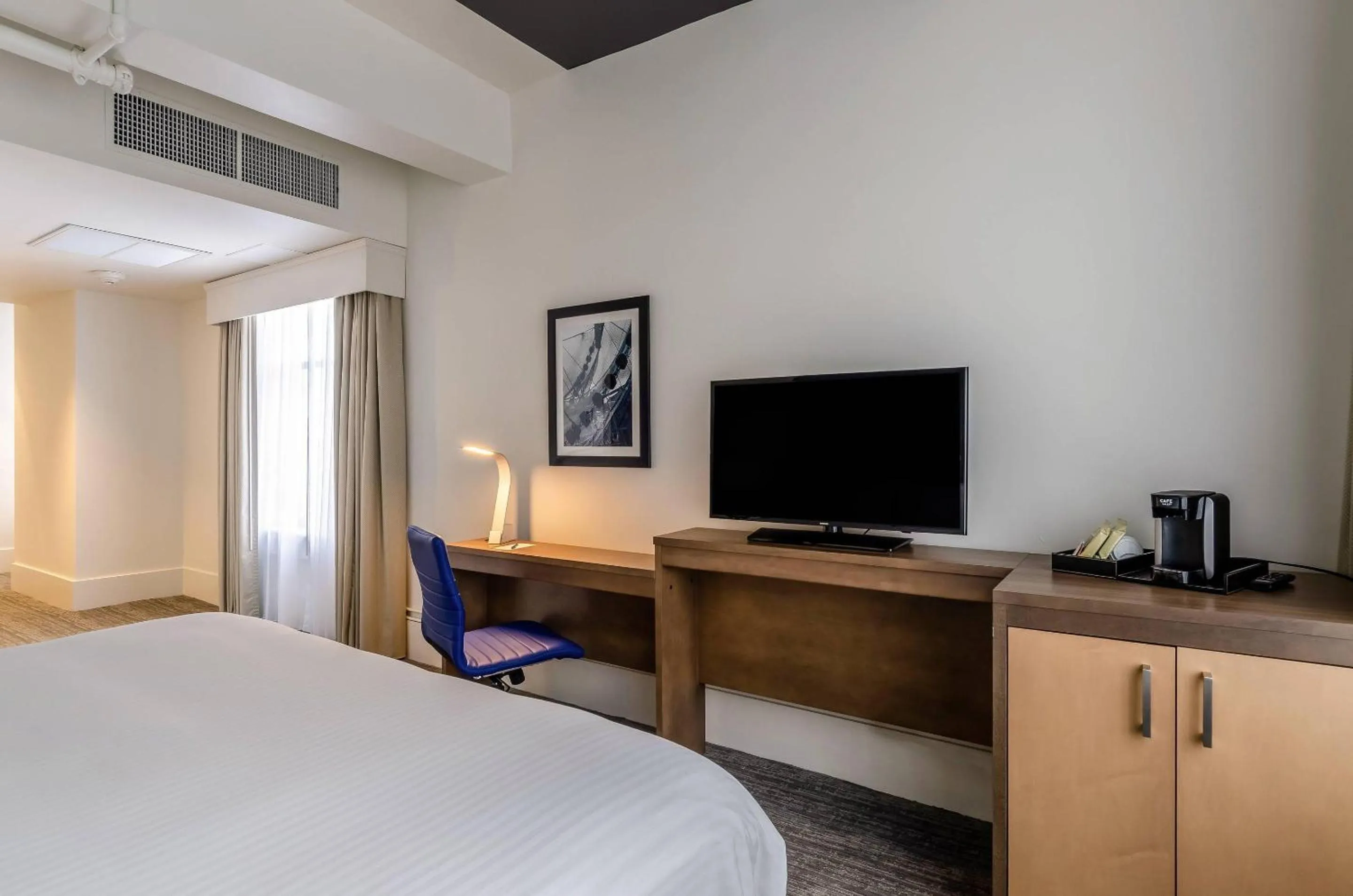 Bedroom, Bed in New Bedford Harbor Hotel, an Ascend Collection Hotel