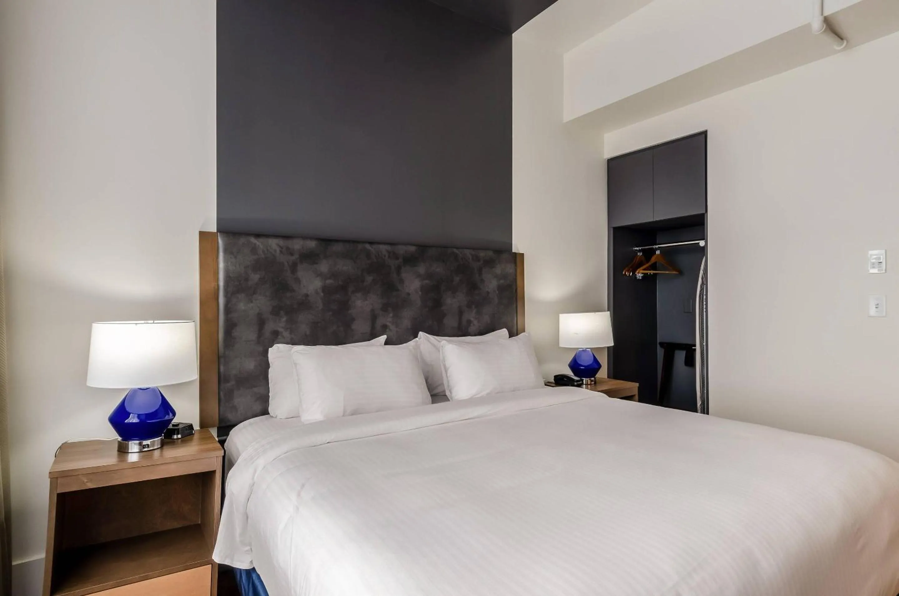 Bedroom, Bed in New Bedford Harbor Hotel, an Ascend Collection Hotel