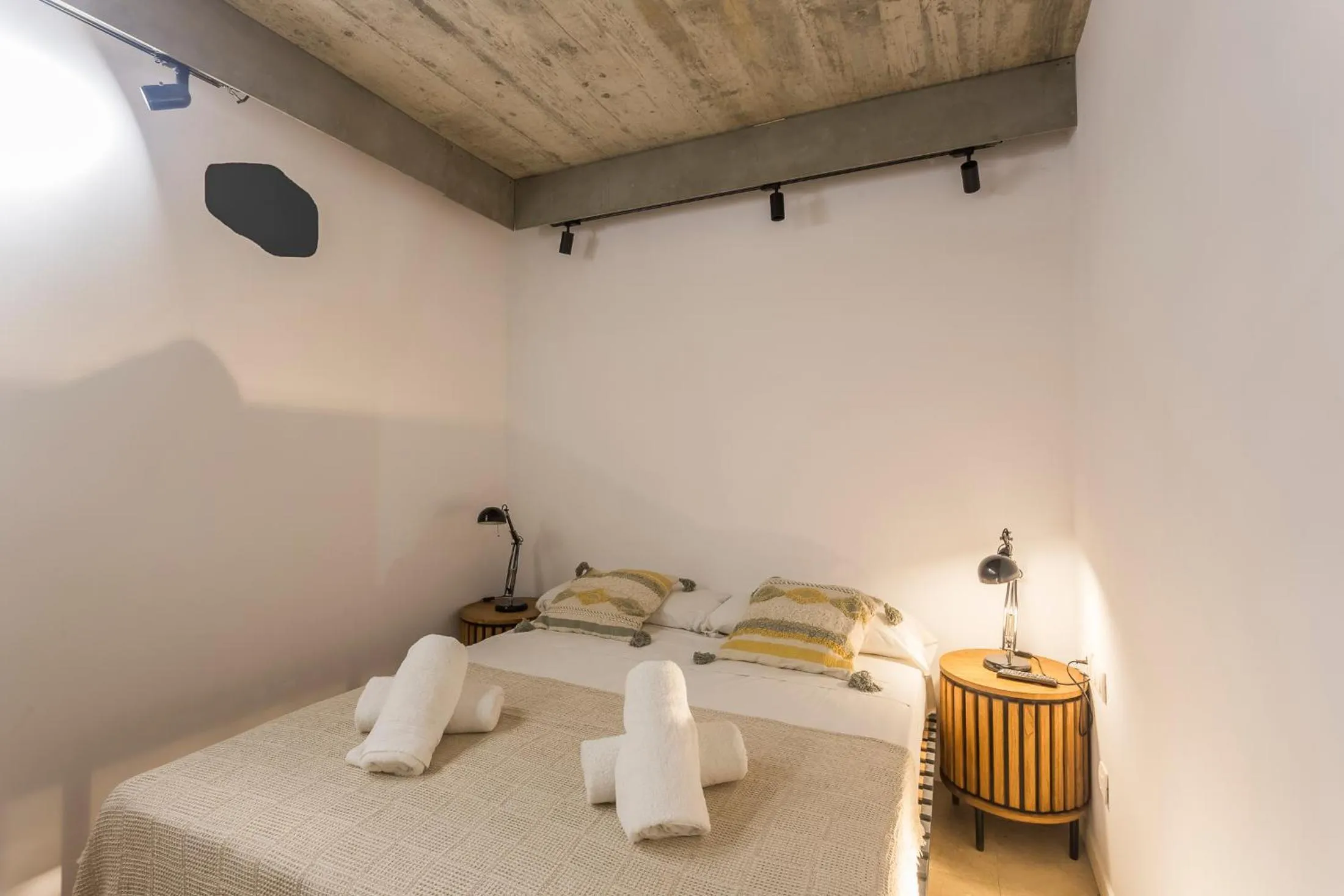 Bedroom, Bed in My Space Barcelona Pool City Center