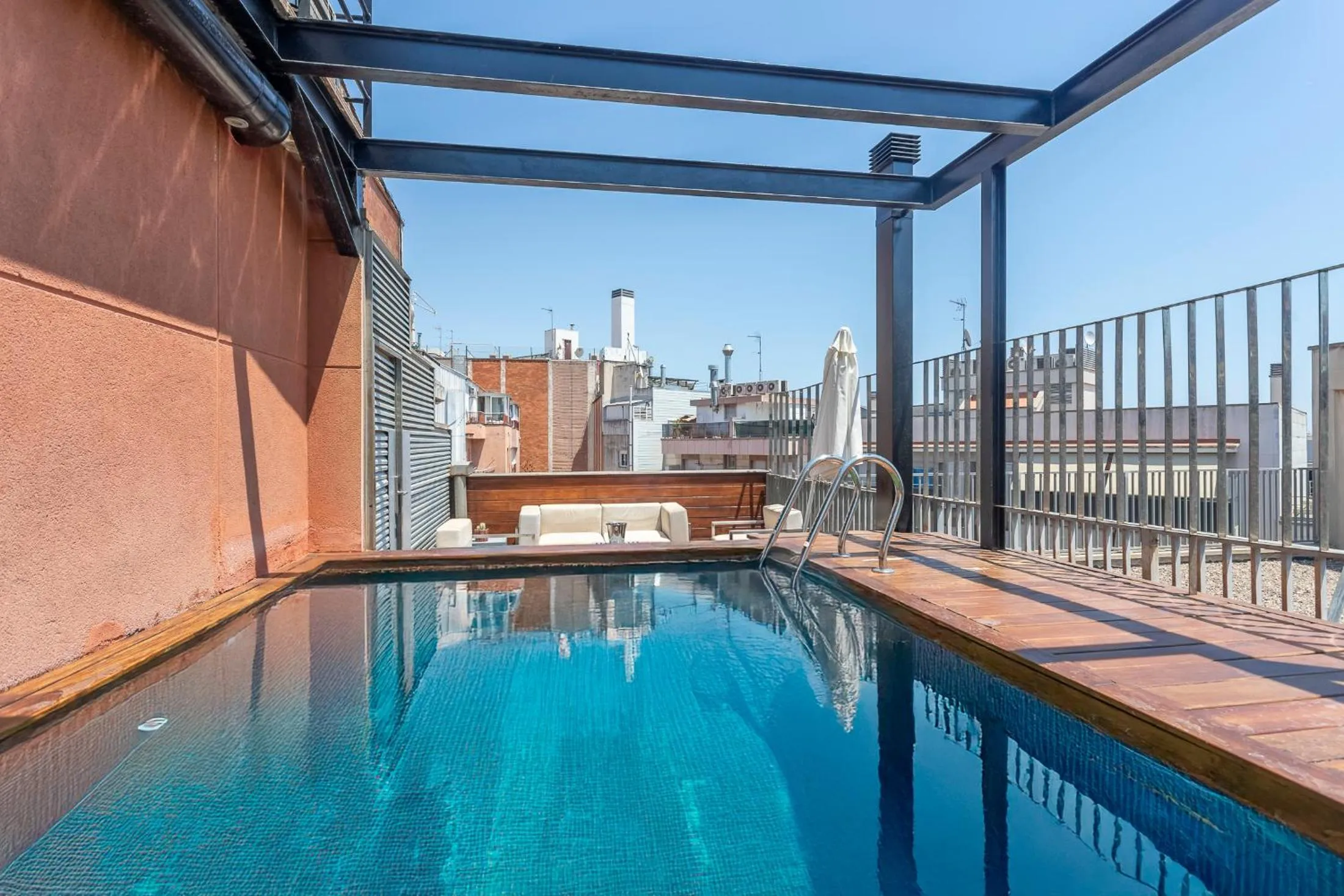 Patio in My Space Barcelona Pool City Center