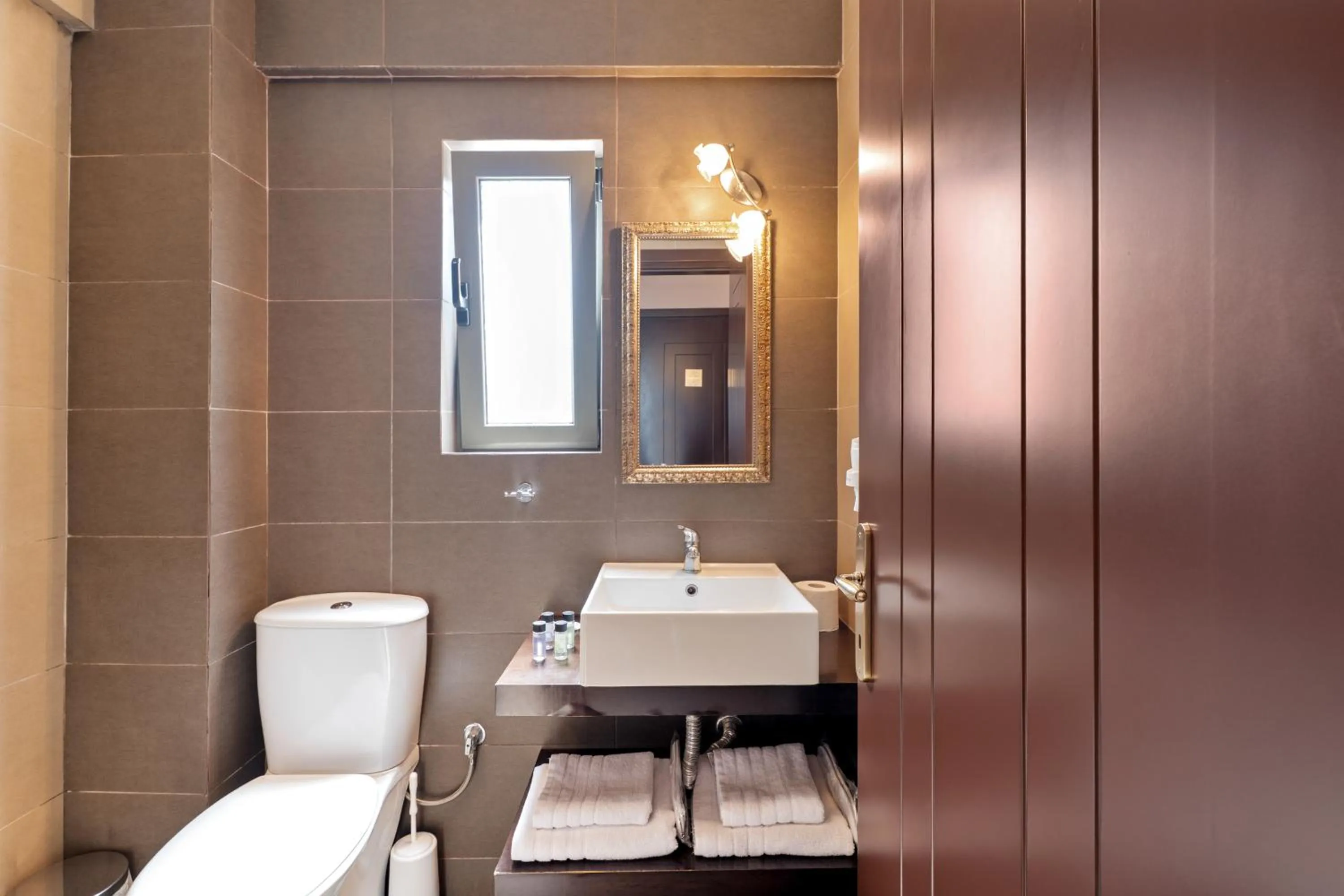 Bathroom in Aerinon Guesthouse