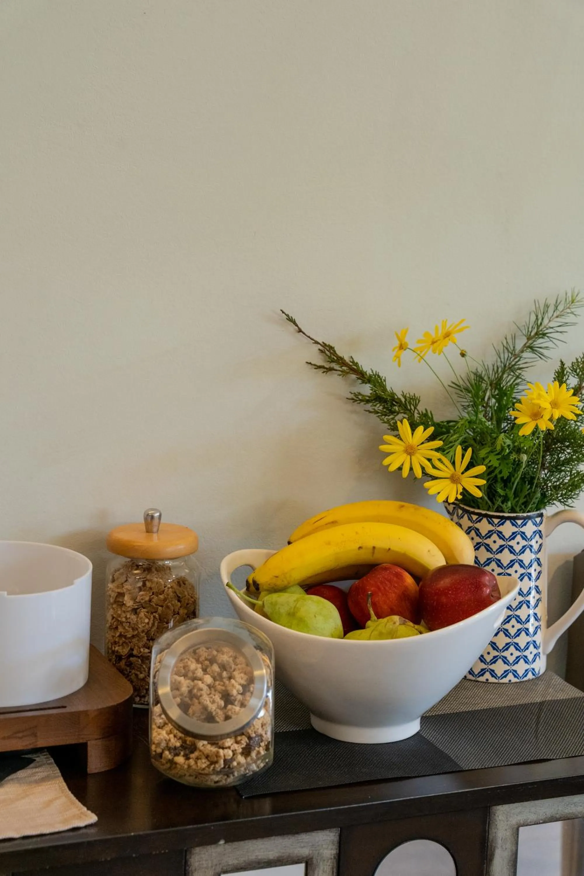 Food and drinks in Aerinon Guesthouse