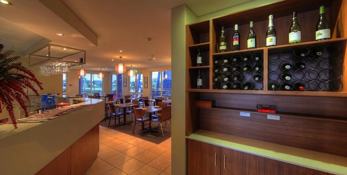 Restaurant/places to eat in Tropixx Motel