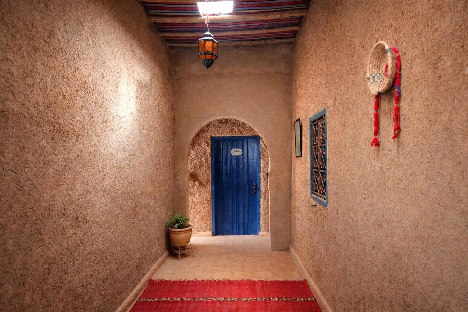 Patio in La Vallée des Dunes - Auberge, randonnées et circuits