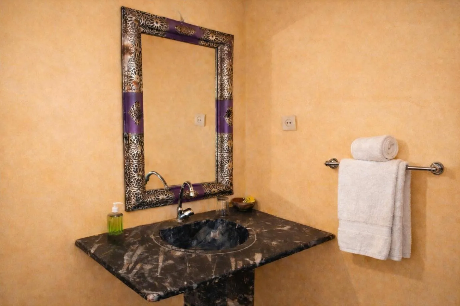 Bathroom in La Vallée des Dunes - Auberge, randonnées et circuits