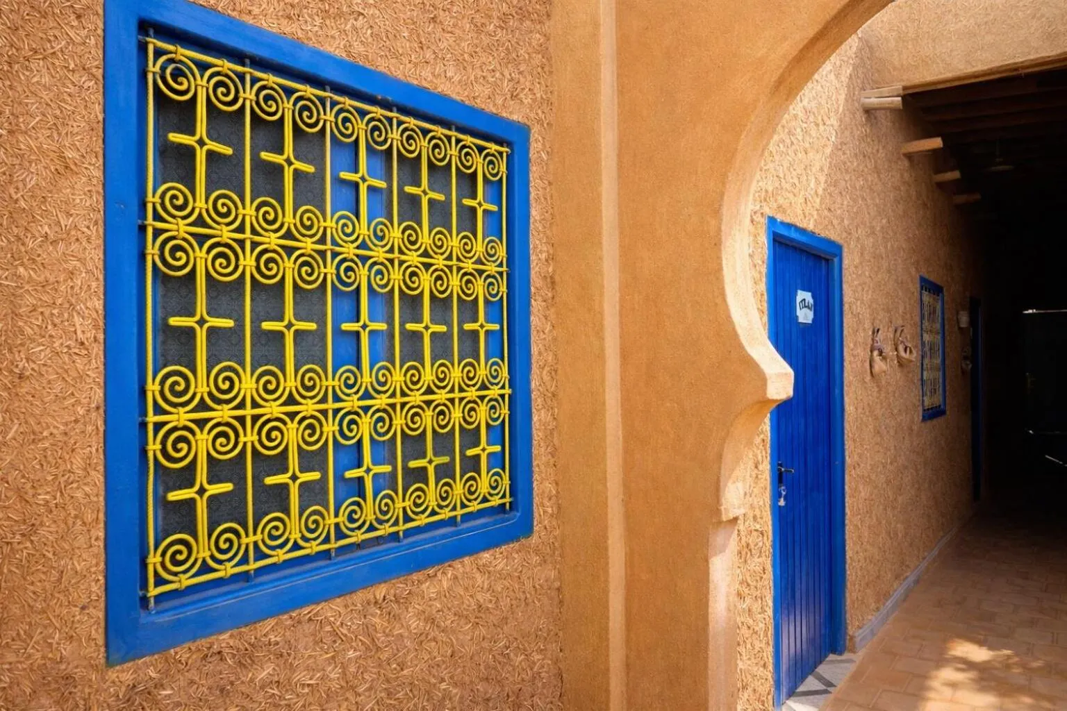 Patio in La Vallée des Dunes - Auberge, randonnées et circuits
