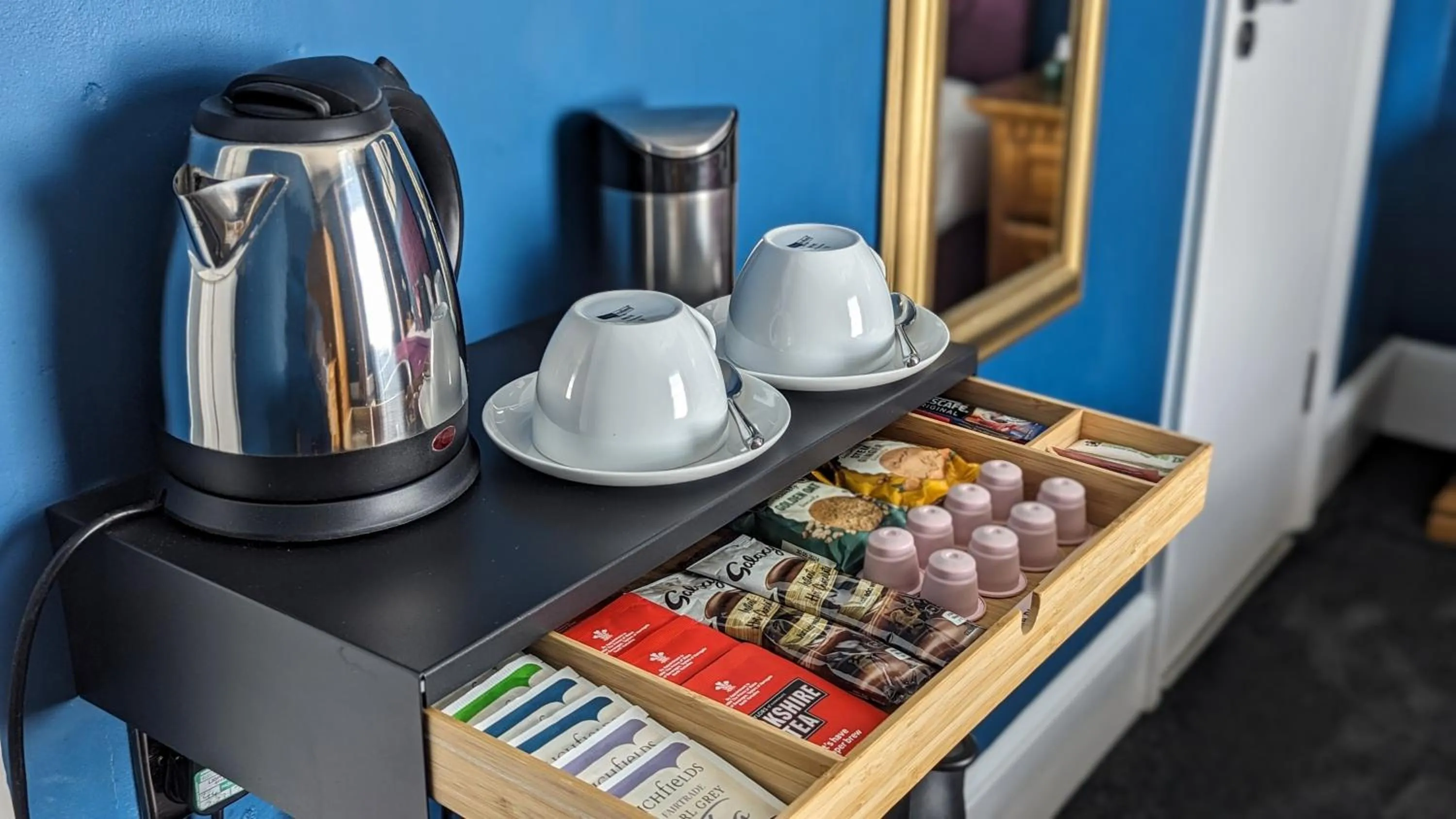 Coffee/tea facilities in Villa Marina