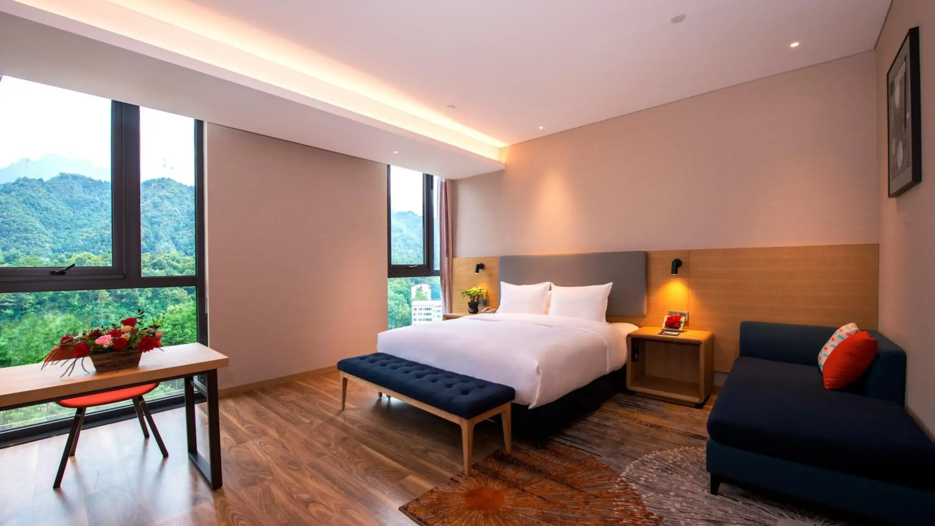 Superior King Room in Holiday Inn Express Luanchuan by IHG Superior King Room in Holiday Inn Express Luanchuan by IHG