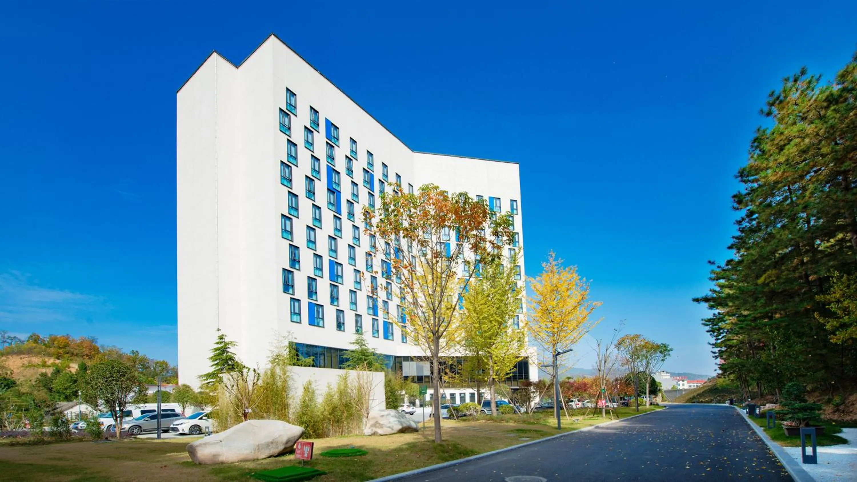 Property building in Holiday Inn Express Luanchuan by IHG