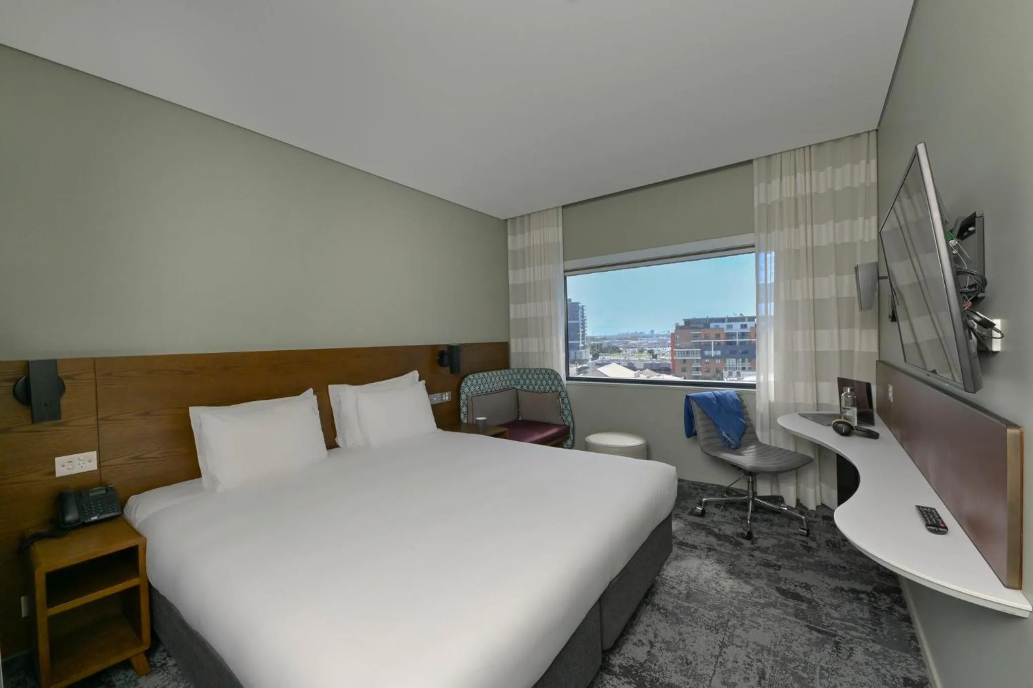 Photo of the whole room, Bed in Holiday Inn Express Newcastle by IHG