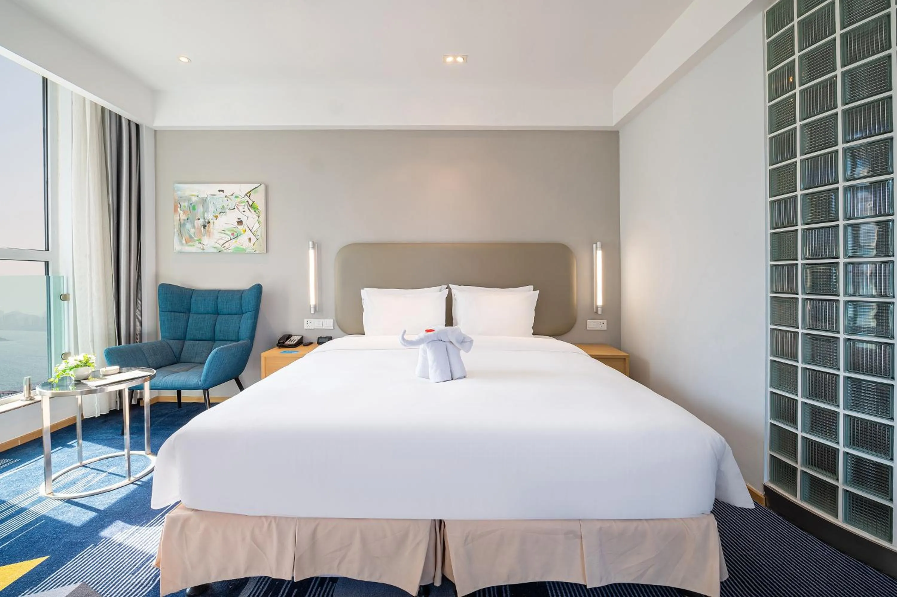 Bed in Holiday Inn Express - Qingdao West Coast by IHG