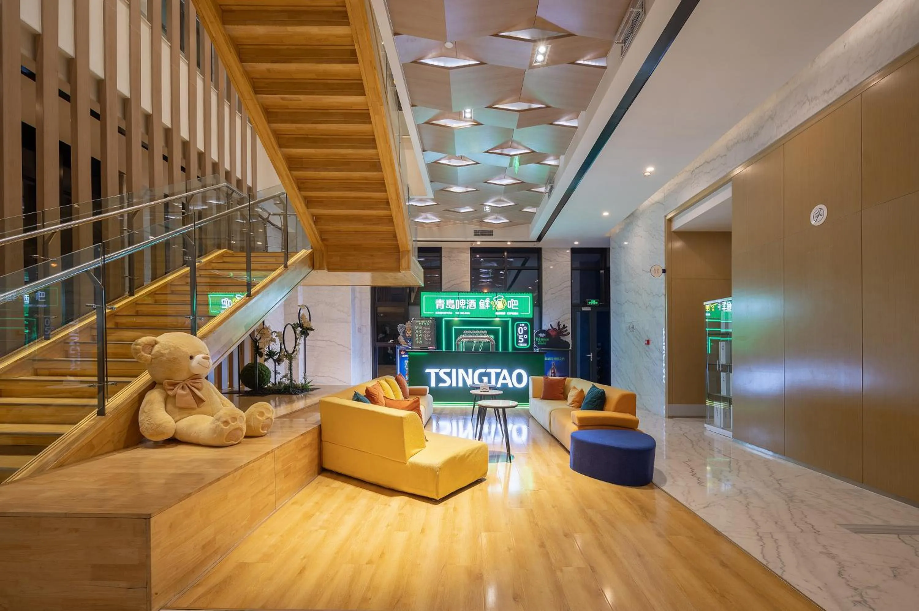 Lobby or reception in Holiday Inn Express - Qingdao West Coast by IHG