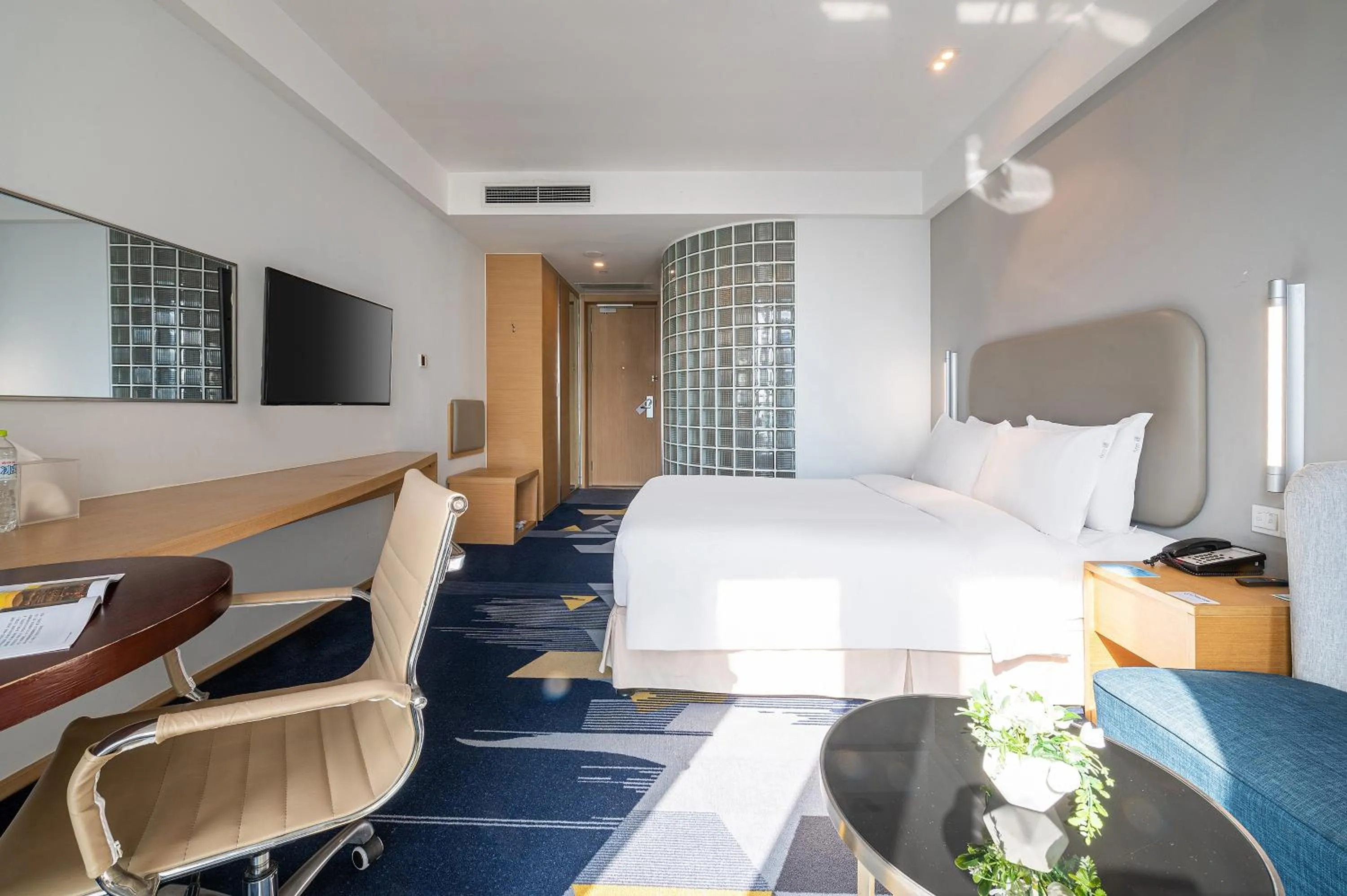Bed in Holiday Inn Express - Qingdao West Coast by IHG