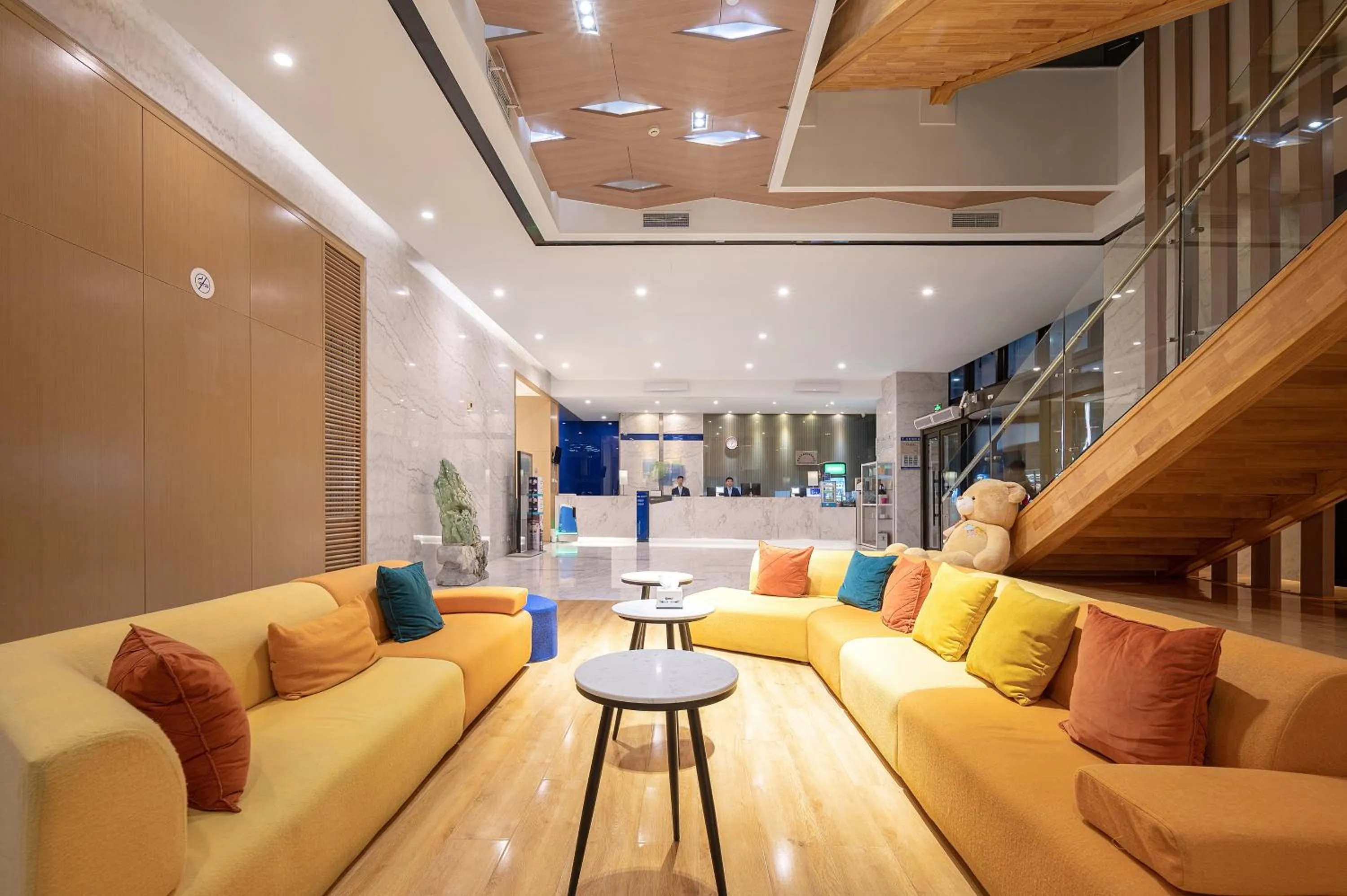 Lobby or reception in Holiday Inn Express - Qingdao West Coast by IHG