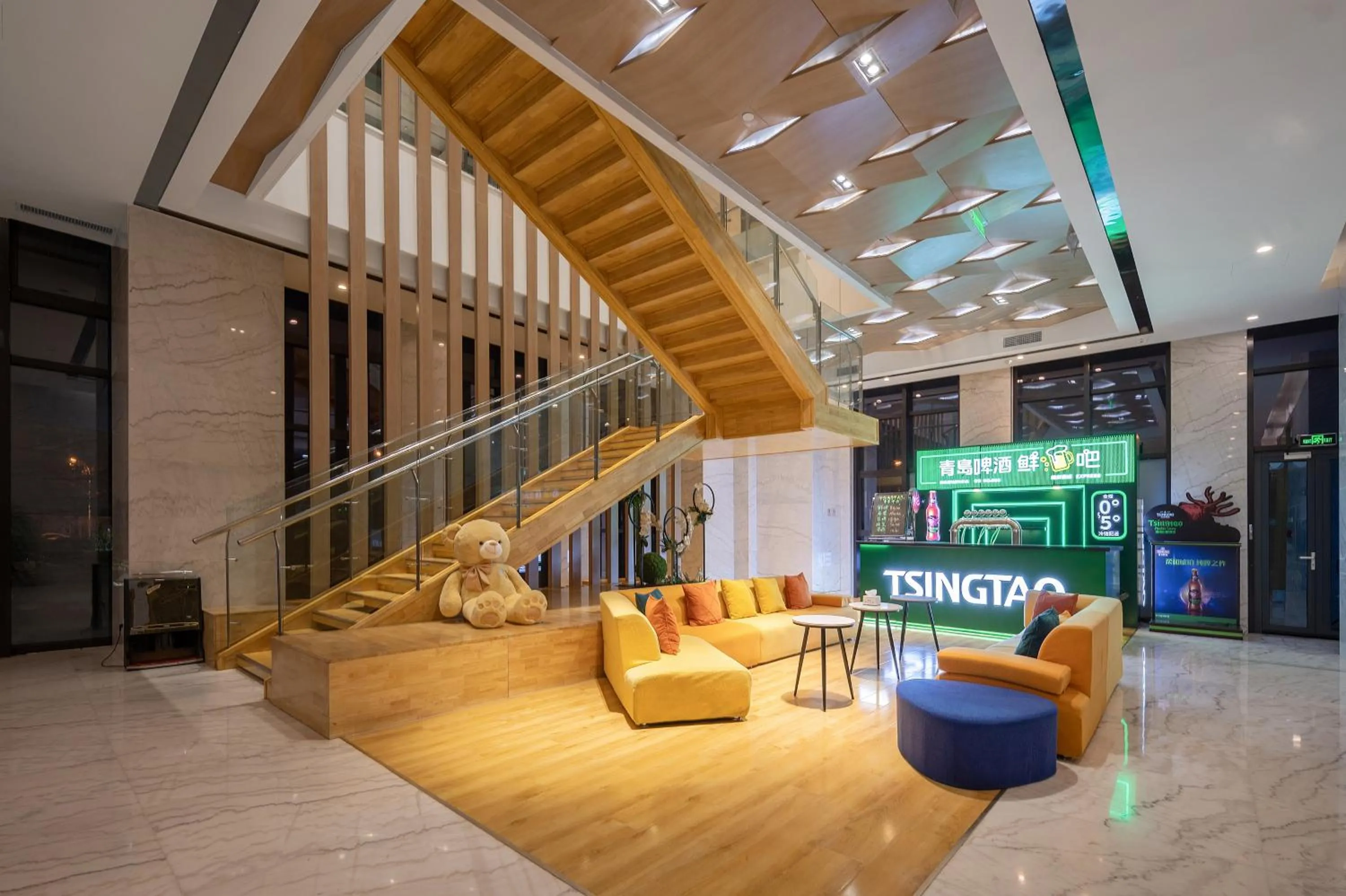 Lobby or reception in Holiday Inn Express - Qingdao West Coast by IHG