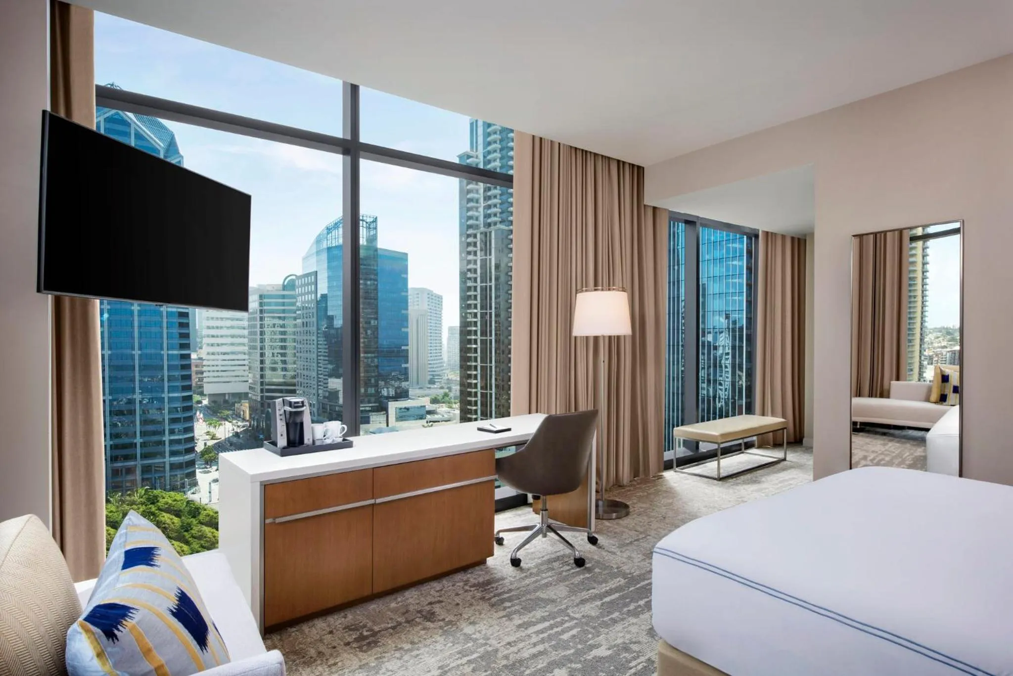 Photo of the whole room, Bed in InterContinental San Diego by IHG