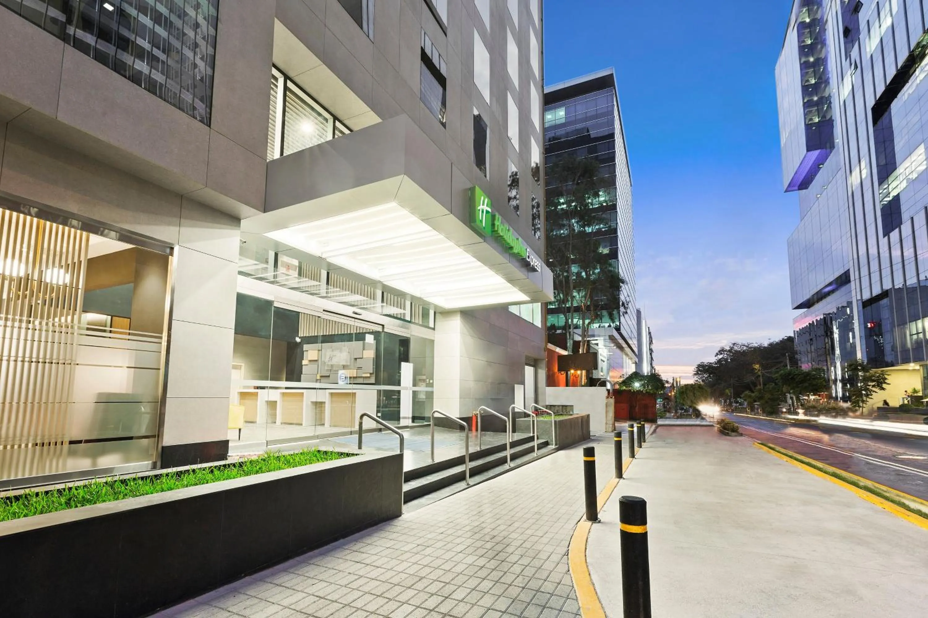 Property building in Holiday Inn Express - Lima San Isidro by IHG