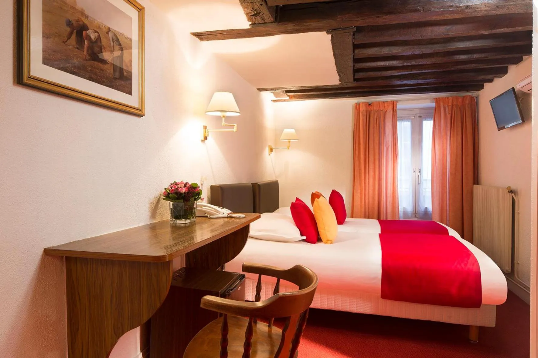 Bed in Hôtel Saint Roch