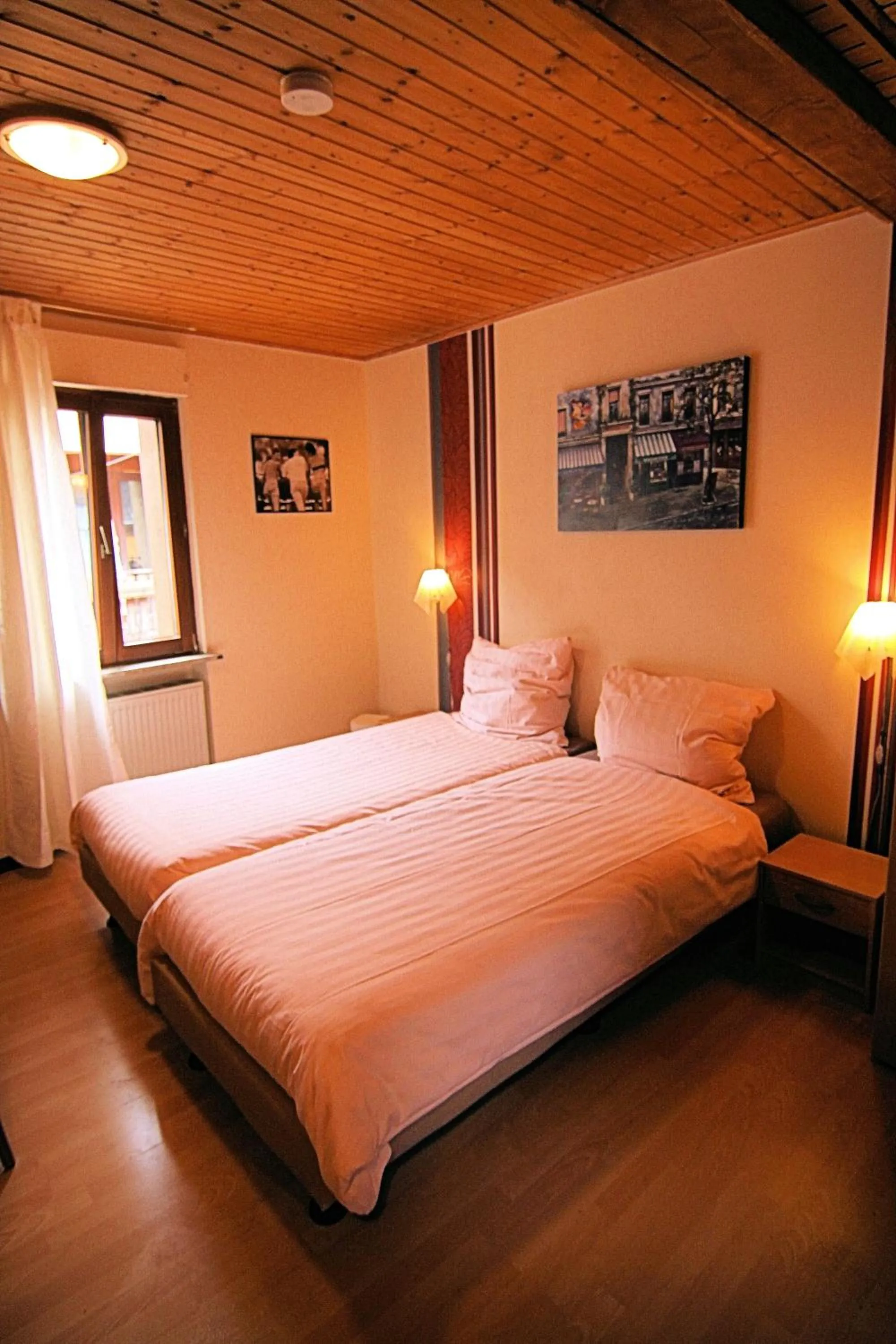 Photo of the whole room, Bed in Hotel Zur Dorfschänke