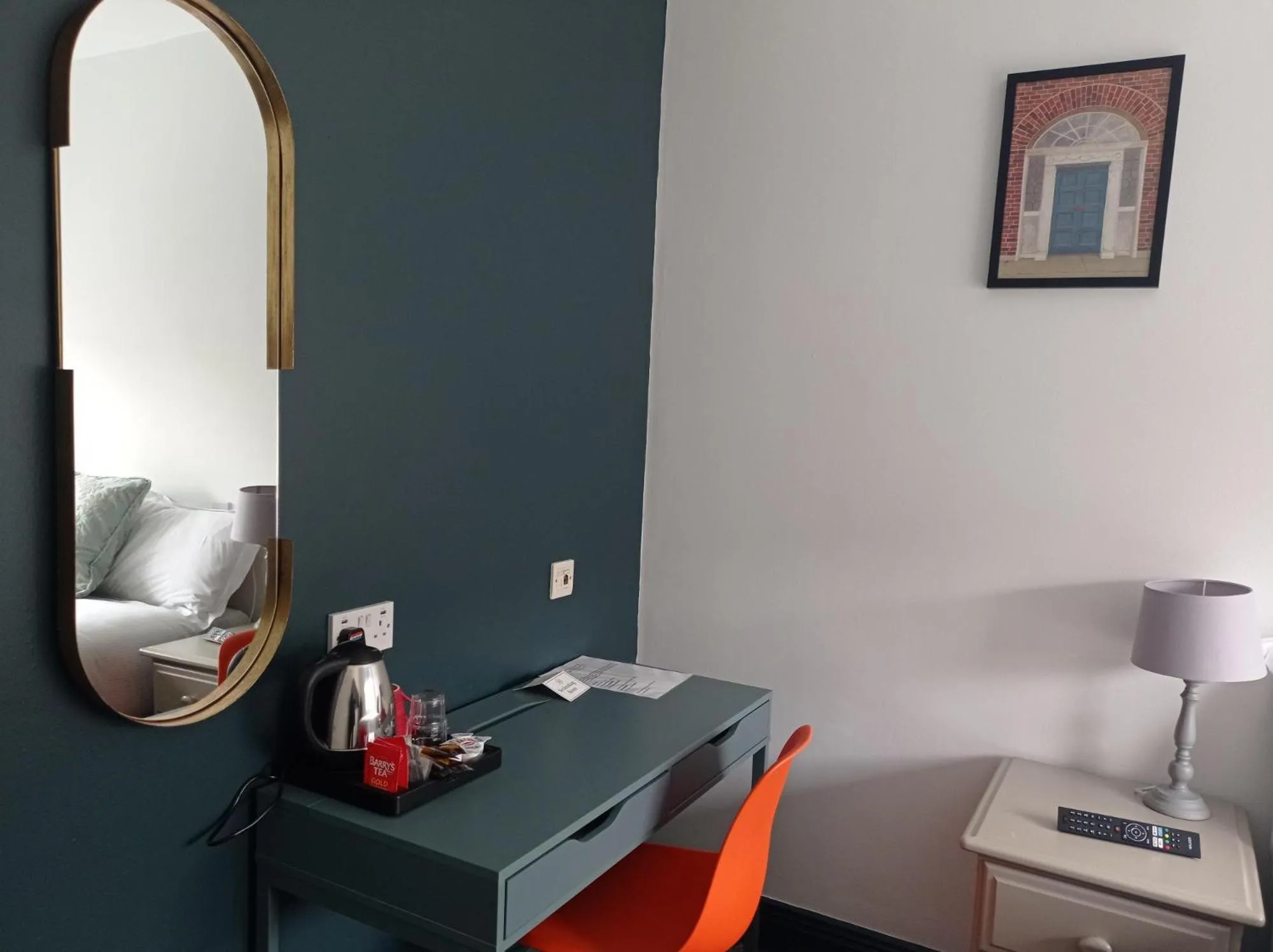 Tom Dick and Harriet's Accommodation