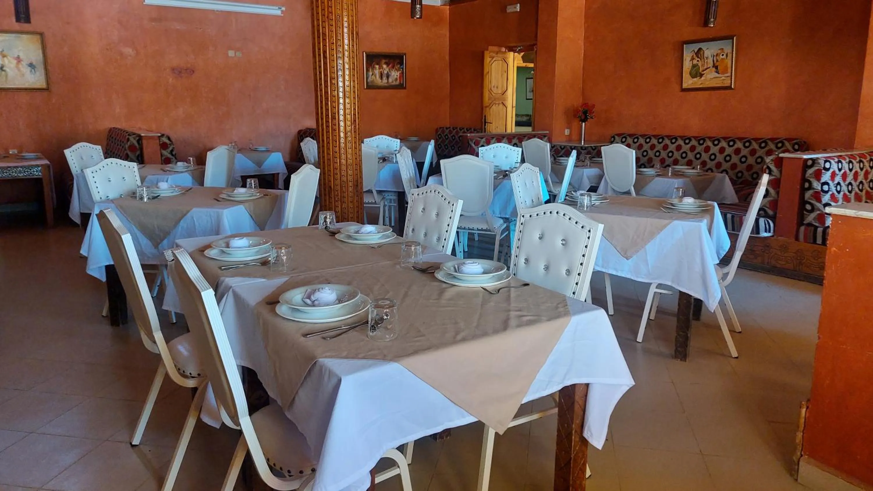 Restaurant/places to eat in Kasbat Aferdou