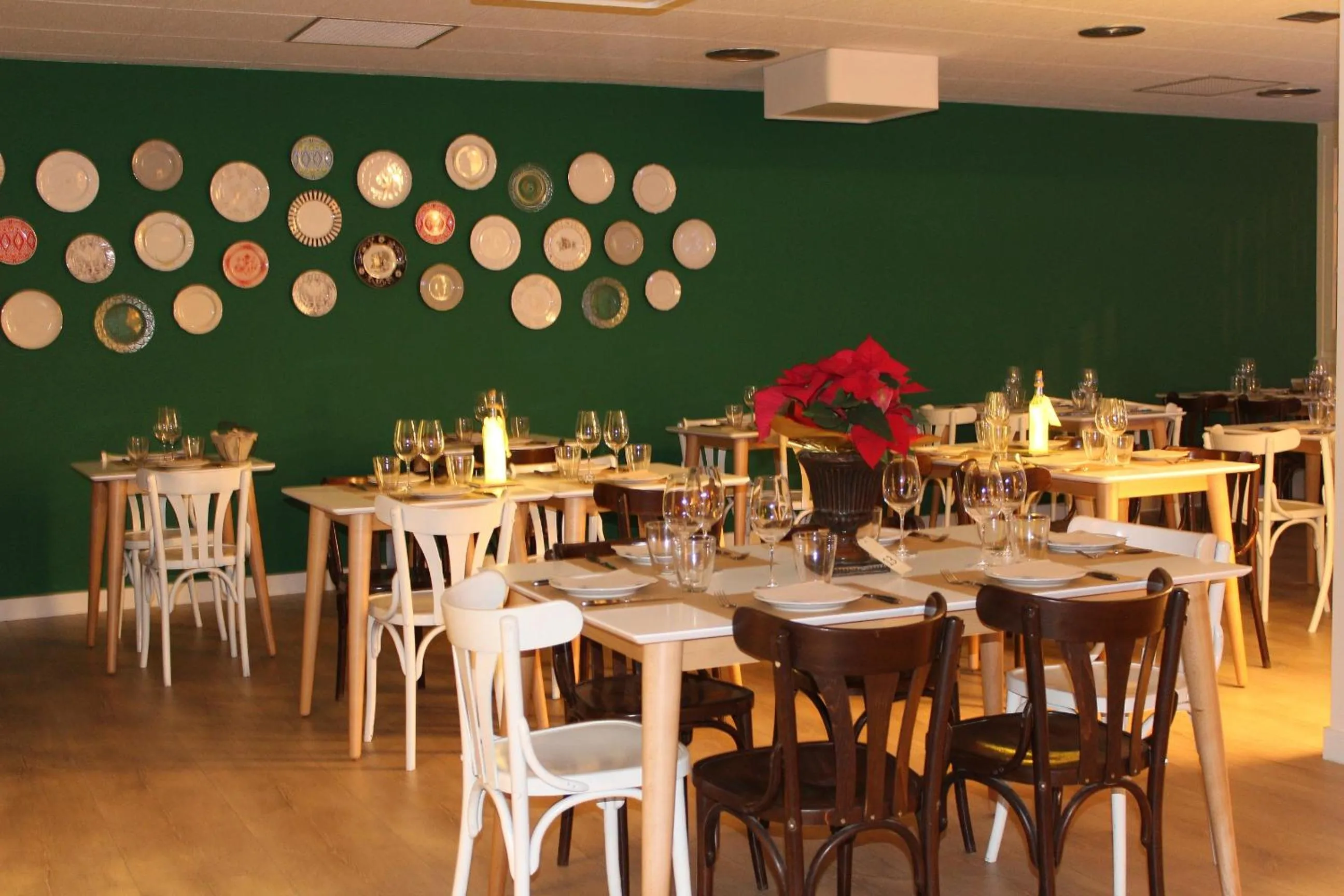 Restaurant/places to eat in Gatell Hotel