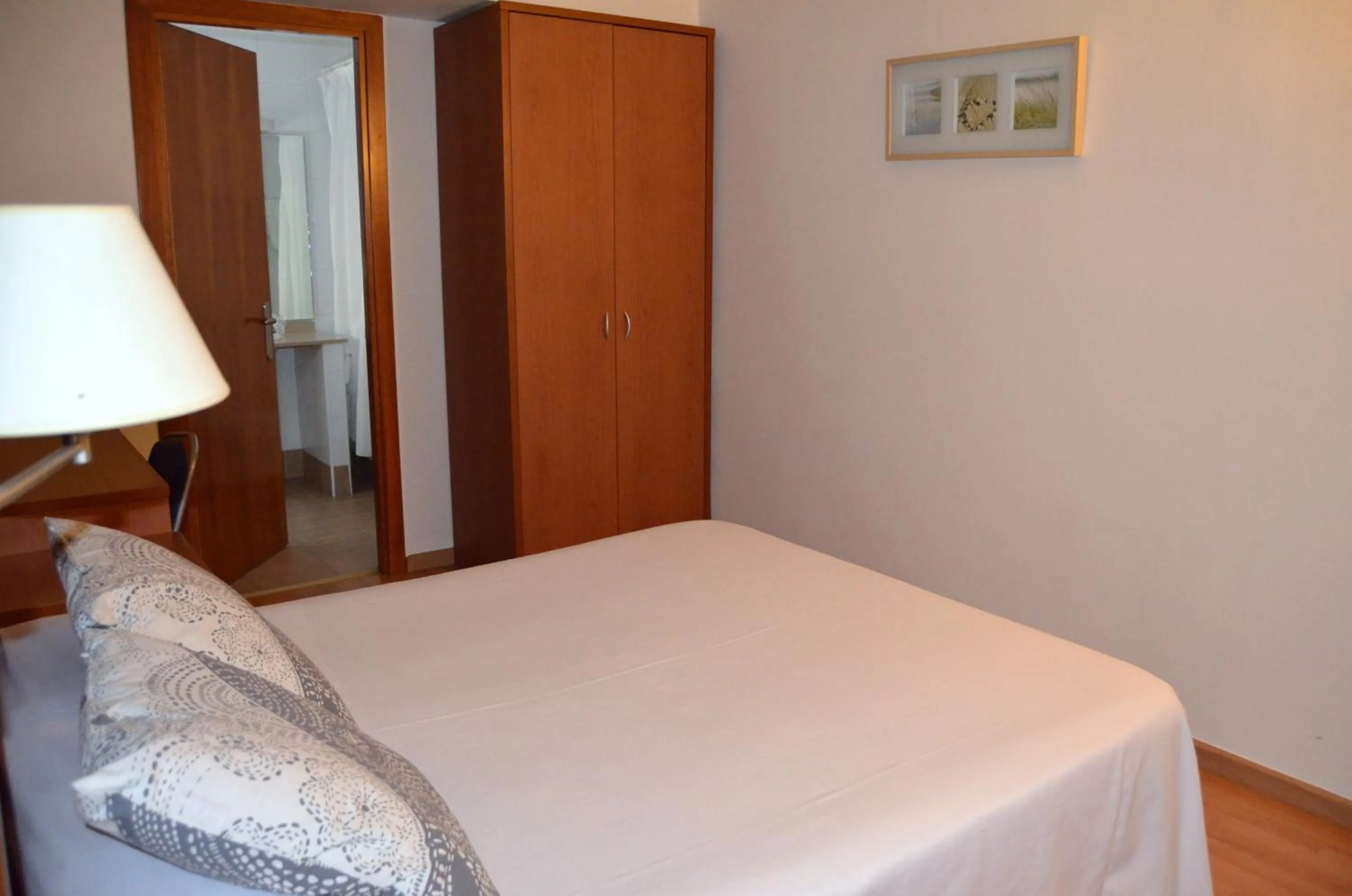 Photo of the whole room, Bed in Gatell Hotel