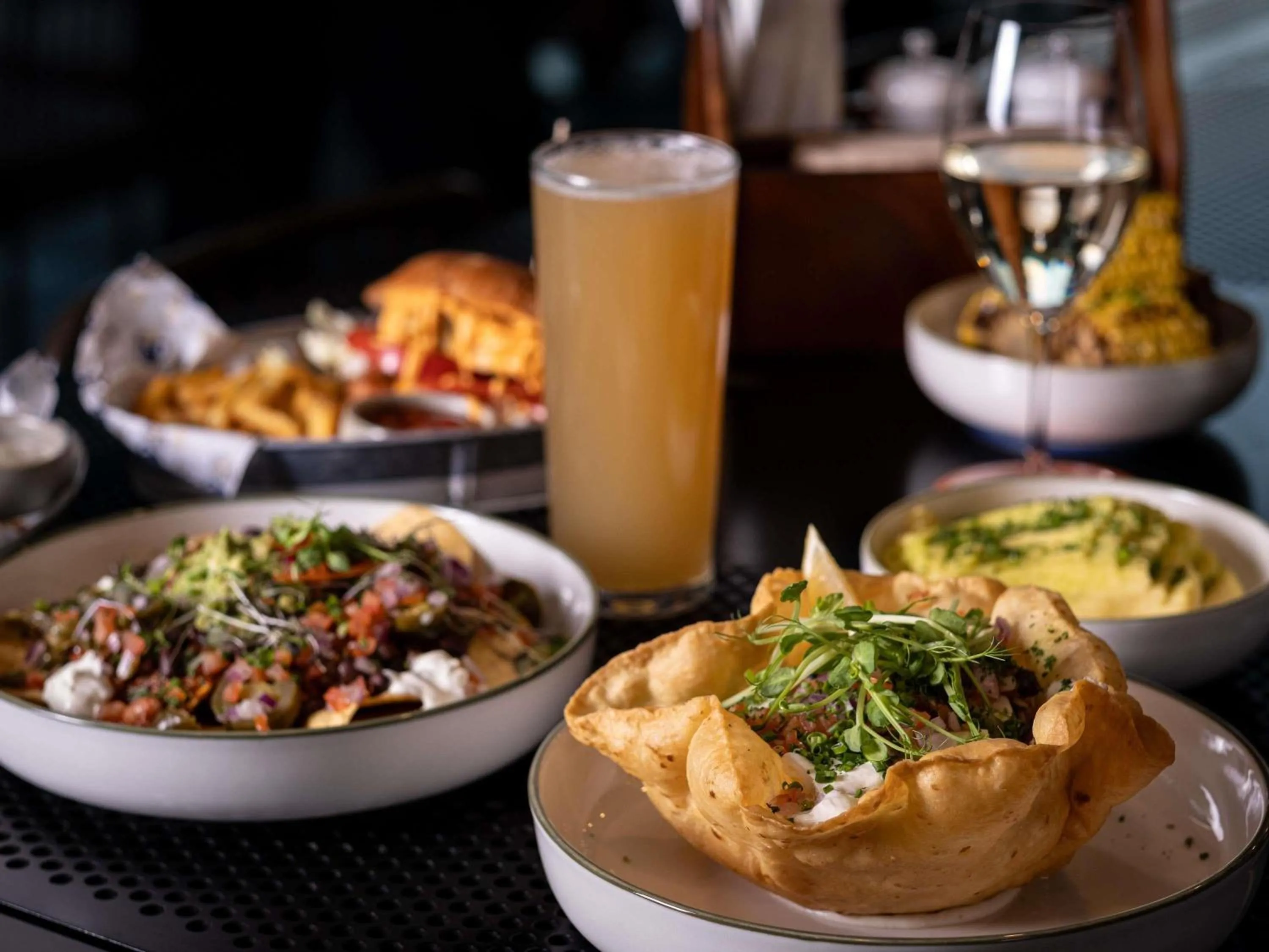 Restaurant/places to eat in Mercure Perth On Hay