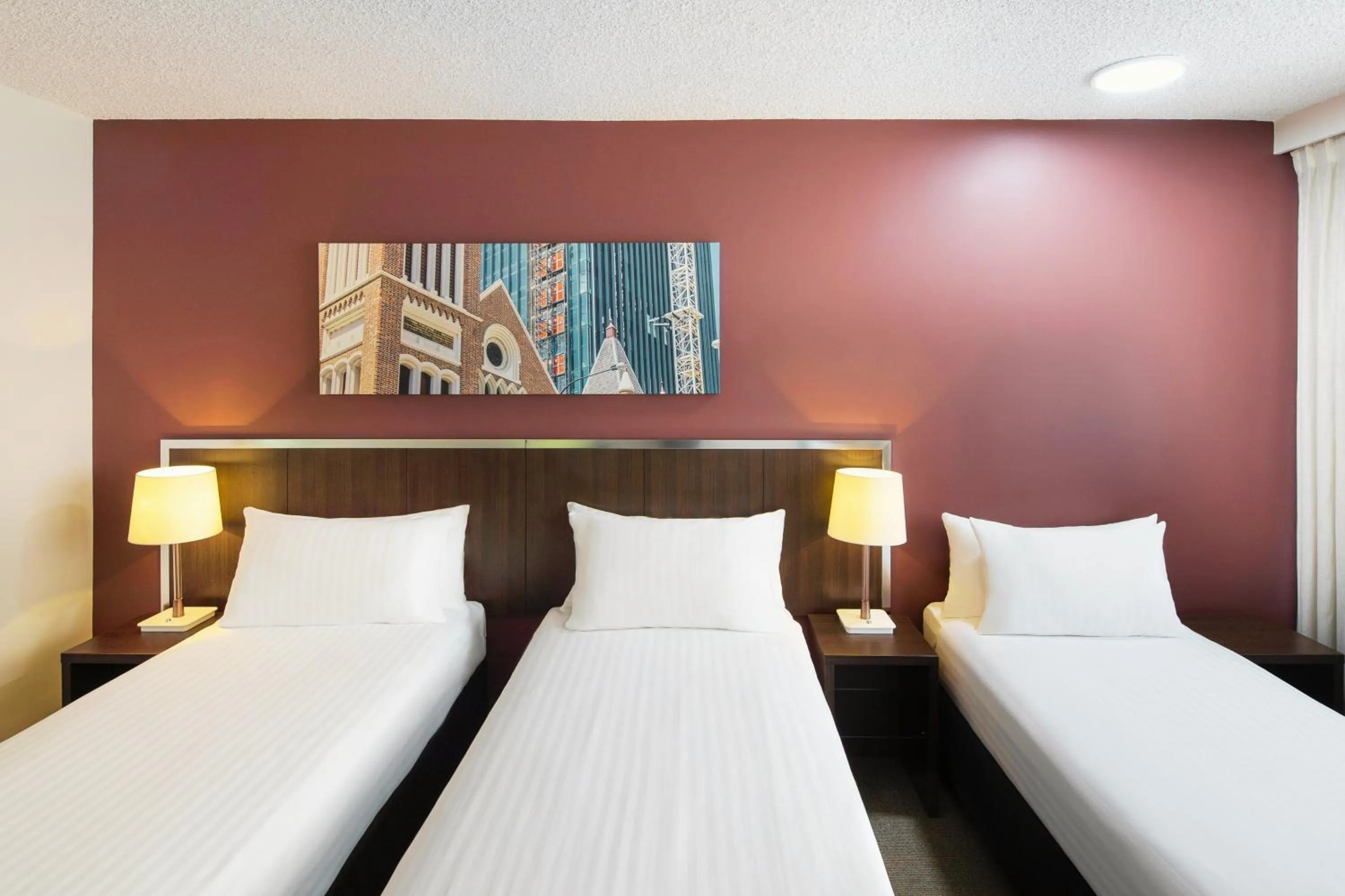 Bed in Mercure Perth On Hay