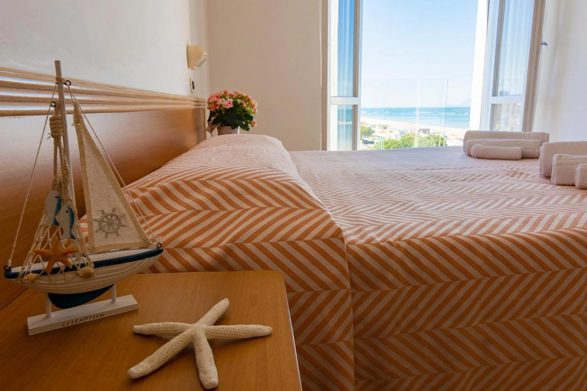 View (from property/room), Bed in Hotel Atlas