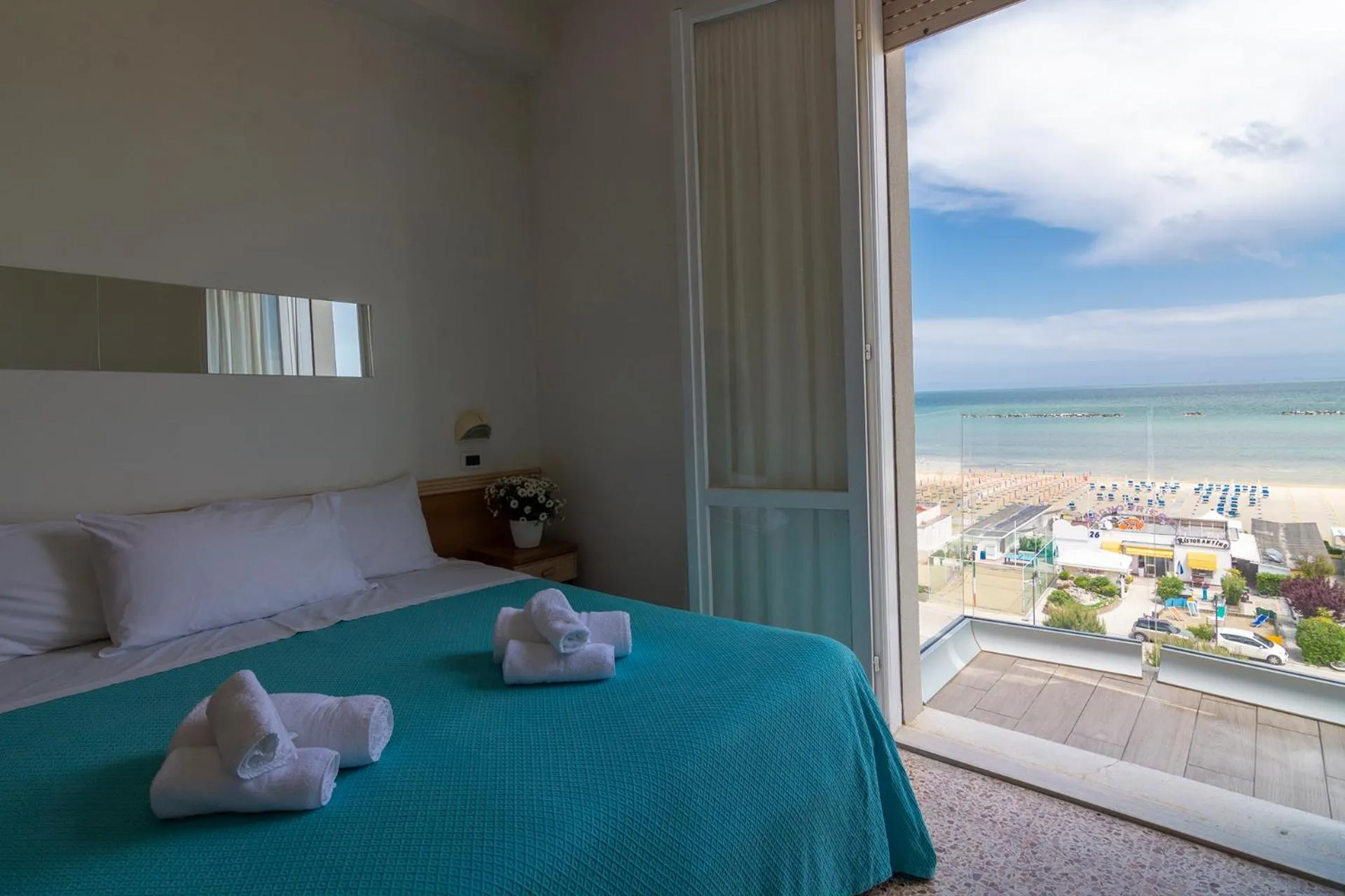 Photo of the whole room, Bed in Hotel Atlas