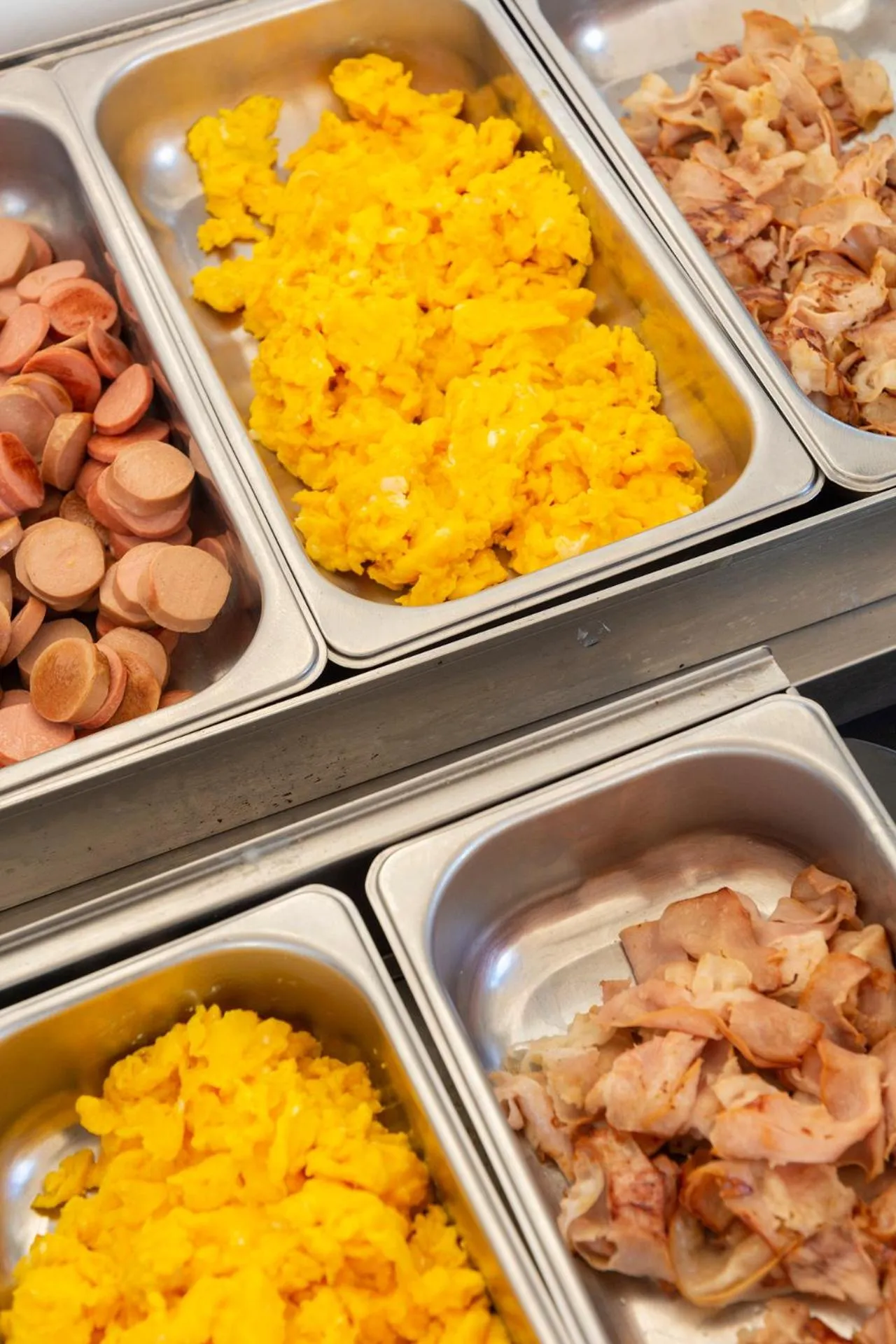 Breakfast in Hotel Atlas