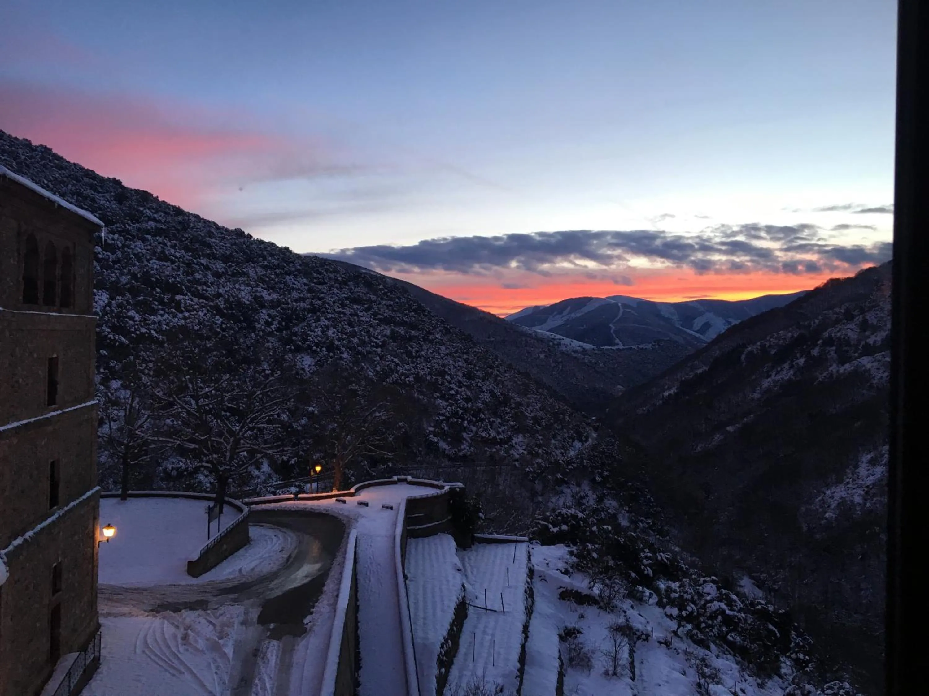 MONASTERIO de SANTA MARÍA DE VALVANERA