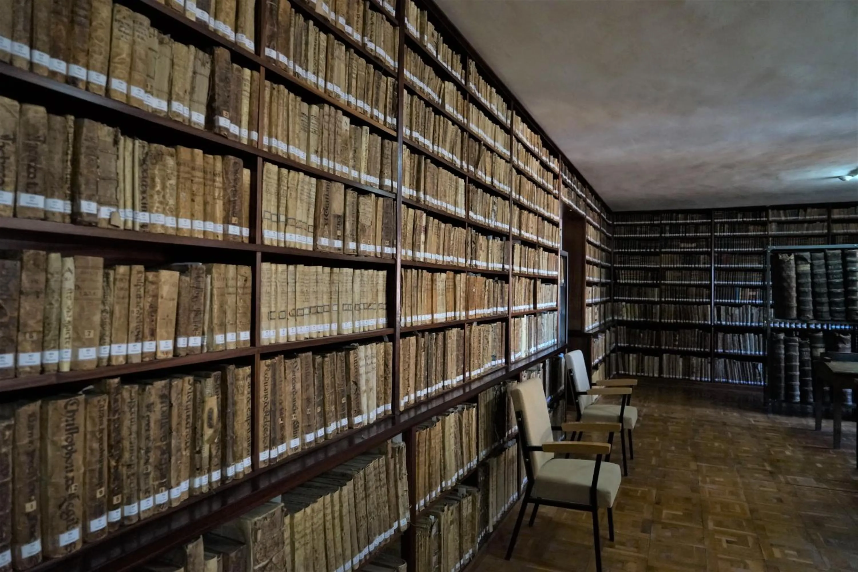 Library in MONASTERIO de SANTA MARÍA DE VALVANERA