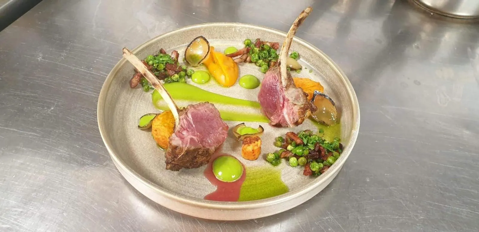 Restaurant/places to eat in The West Park Hotel